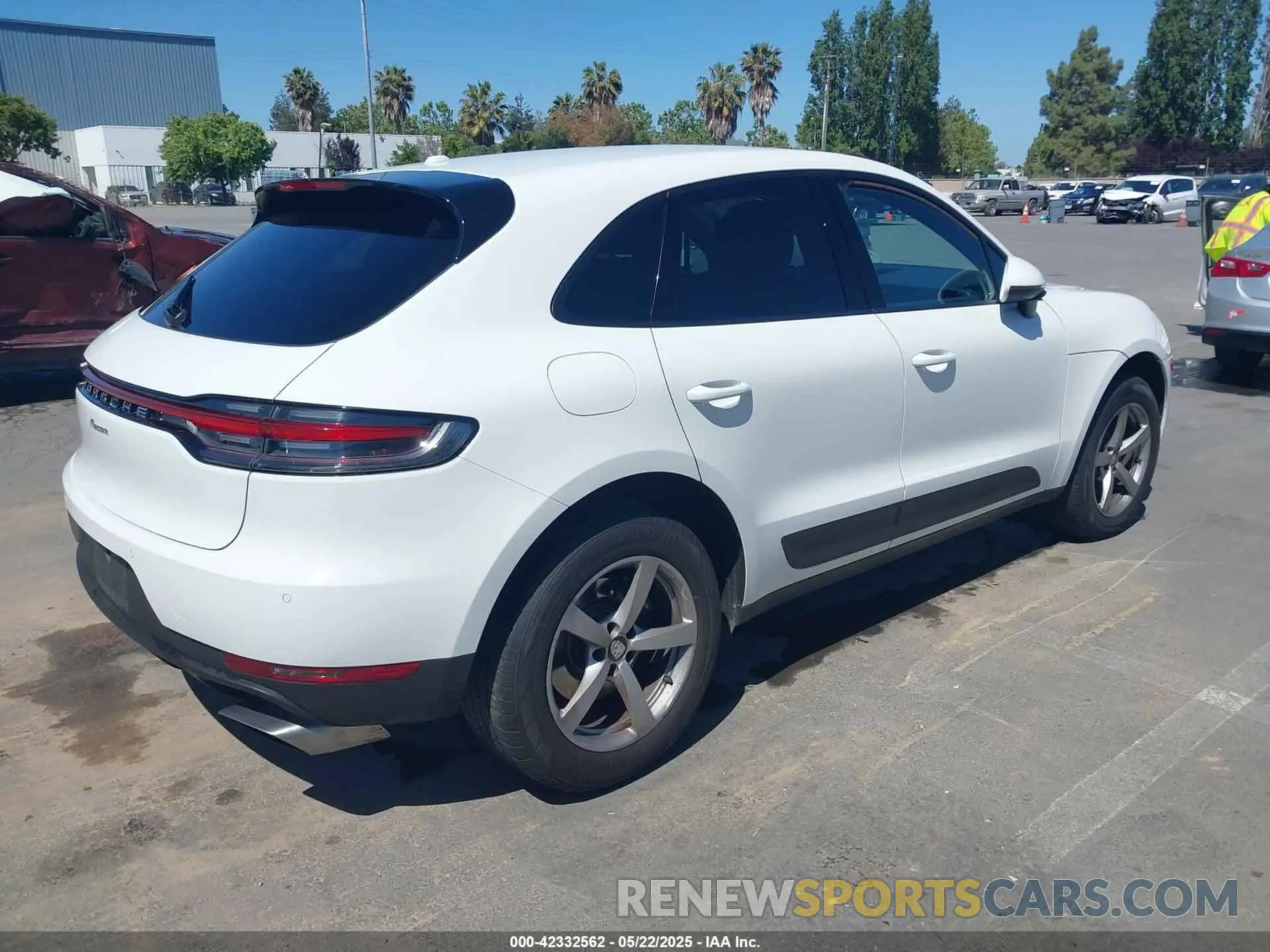 4 Photograph of a damaged car WP1AA2A51MLB00523 PORSCHE MACAN 2021
