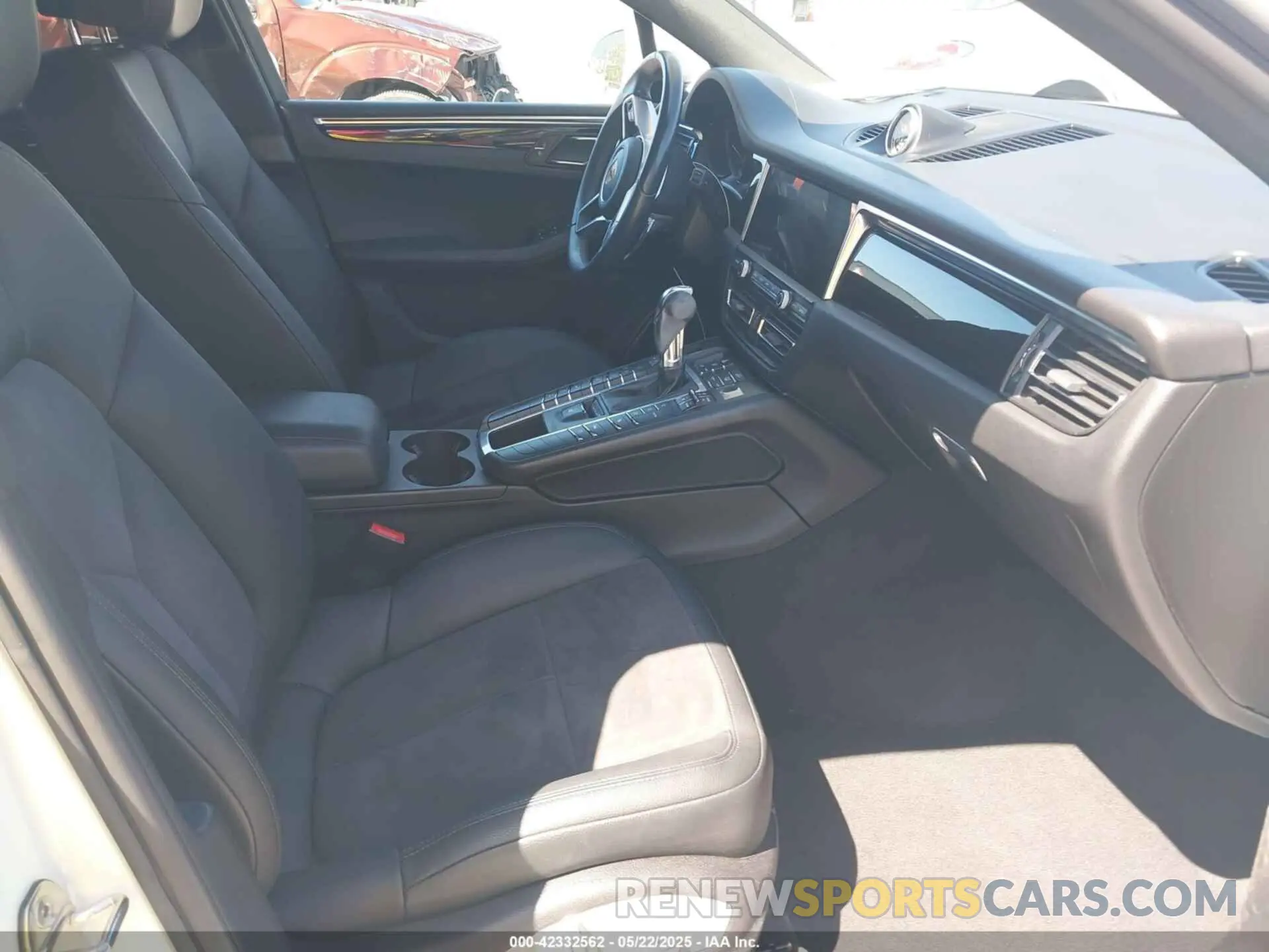 5 Photograph of a damaged car WP1AA2A51MLB00523 PORSCHE MACAN 2021