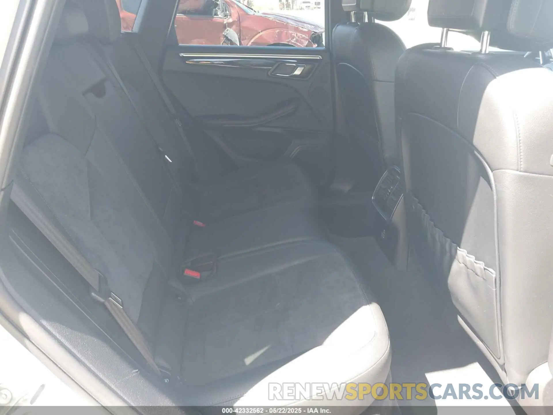 8 Photograph of a damaged car WP1AA2A51MLB00523 PORSCHE MACAN 2021