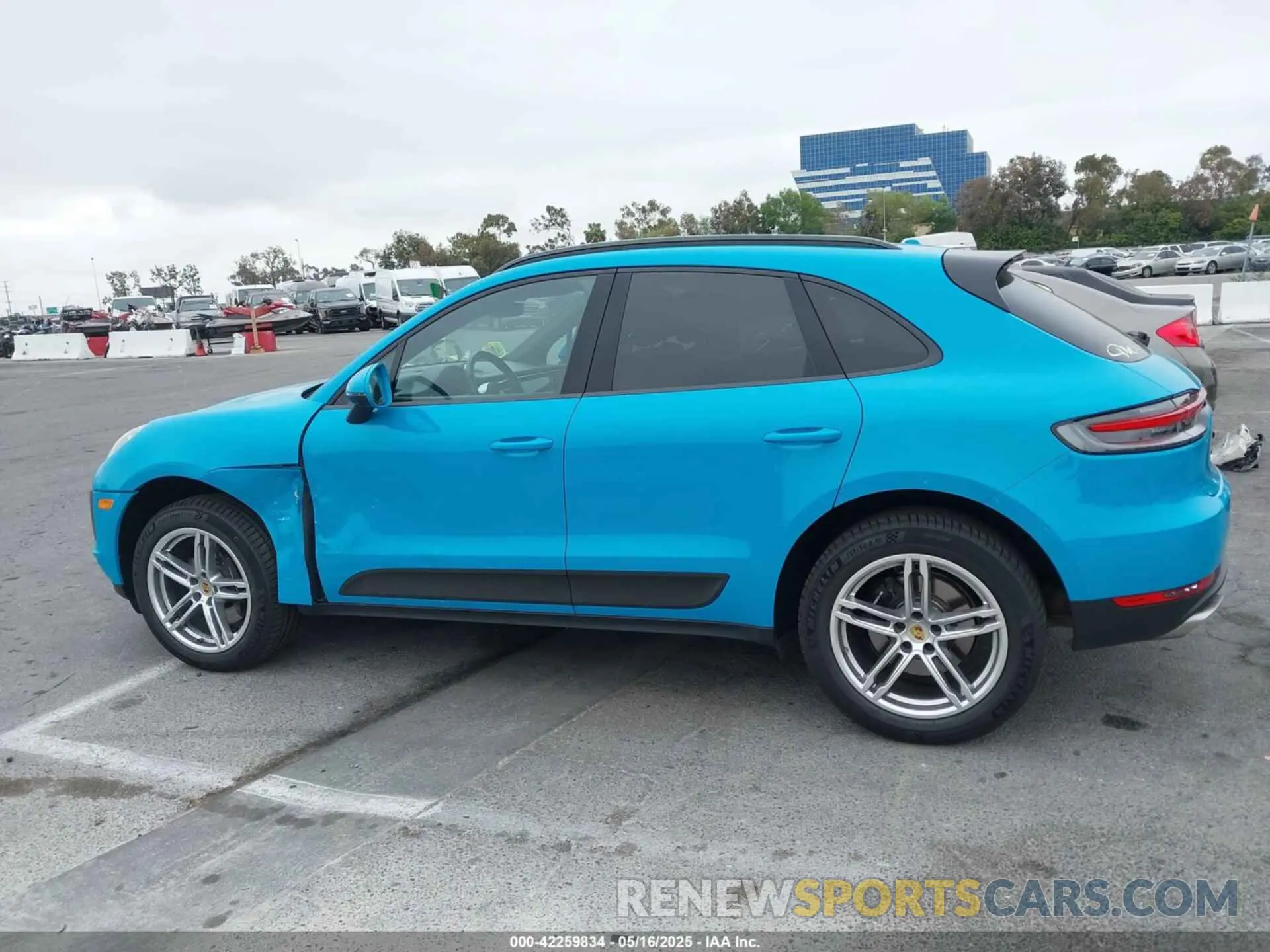 14 Photograph of a damaged car WP1AA2A51MLB04460 PORSCHE MACAN 2021