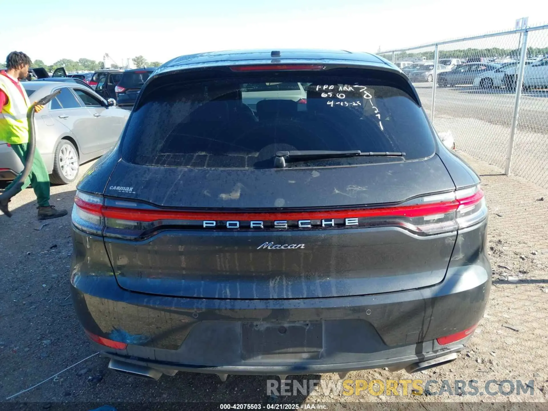 16 Фотография поврежденного автомобиля WP1AA2A52MLB09795 PORSCHE MACAN 2021
