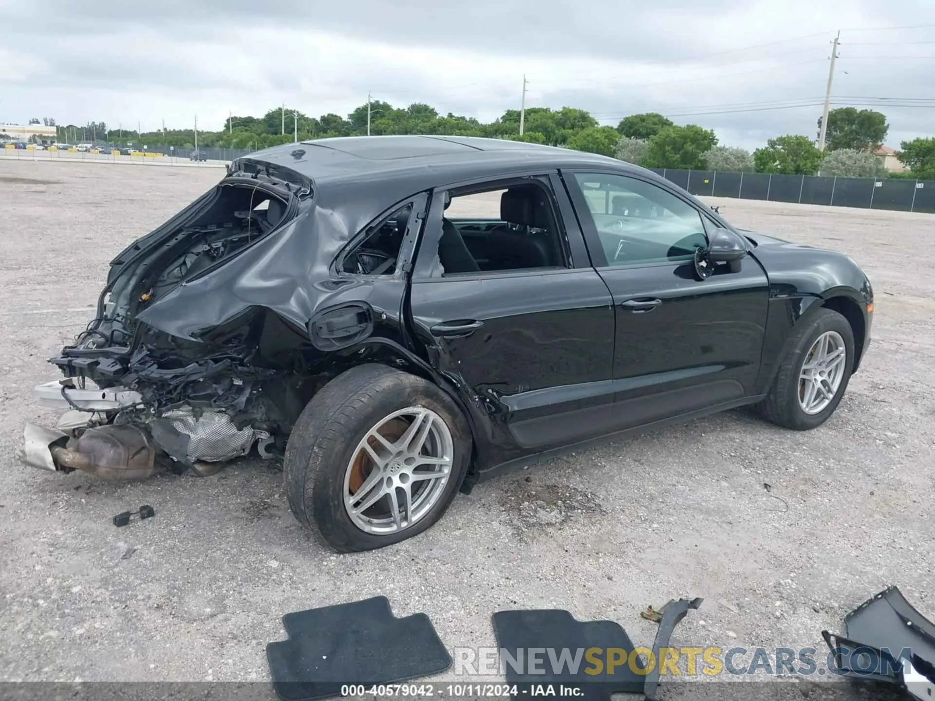 4 Photograph of a damaged car WP1AA2A54MLB02587 PORSCHE MACAN 2021