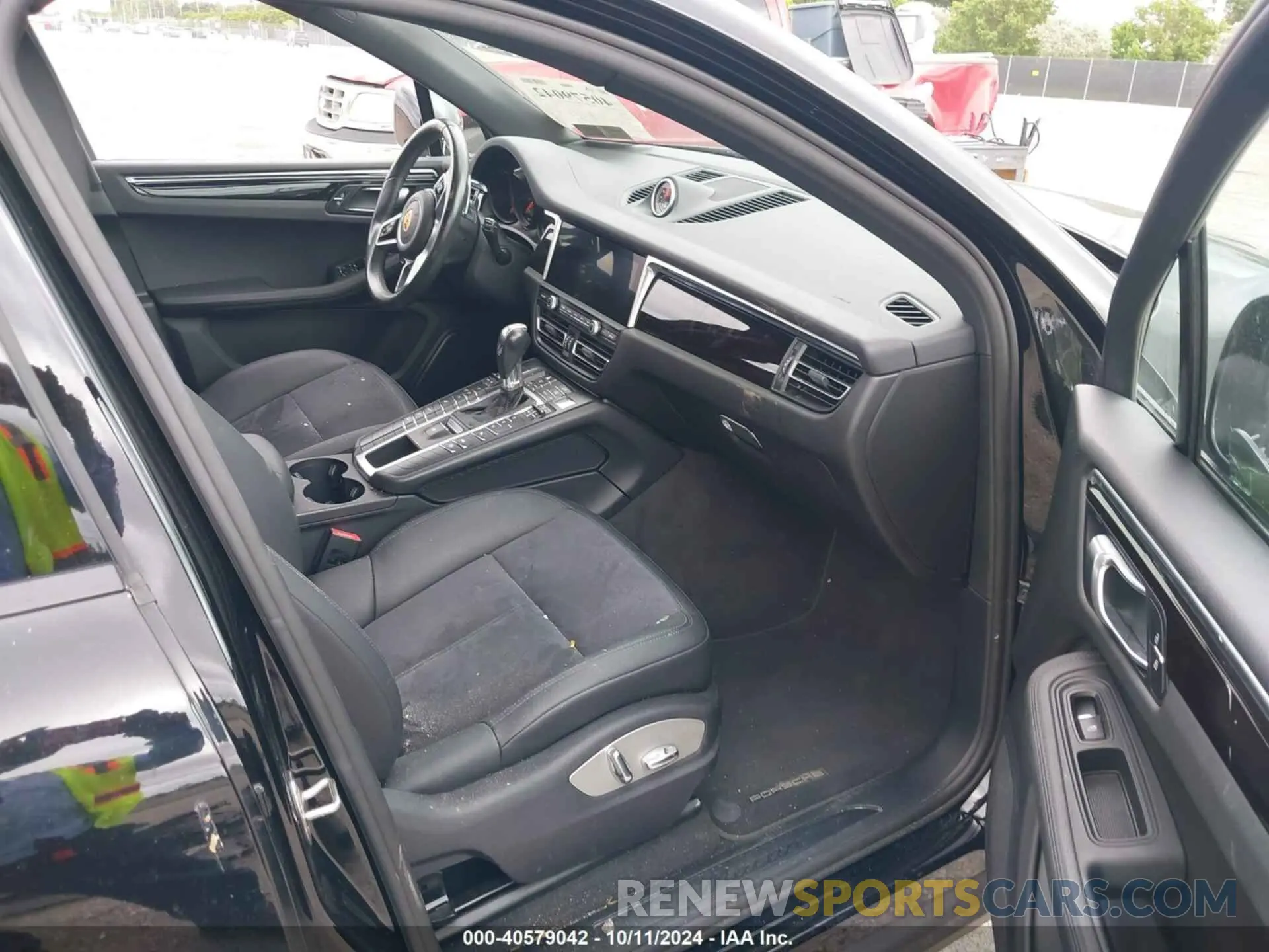 5 Photograph of a damaged car WP1AA2A54MLB02587 PORSCHE MACAN 2021
