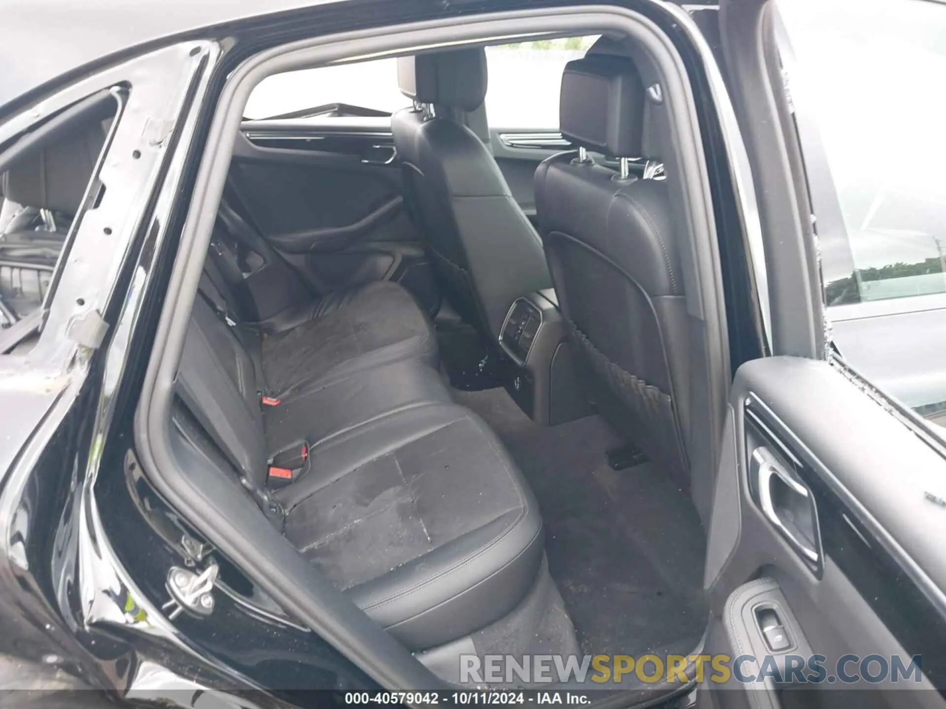 8 Photograph of a damaged car WP1AA2A54MLB02587 PORSCHE MACAN 2021