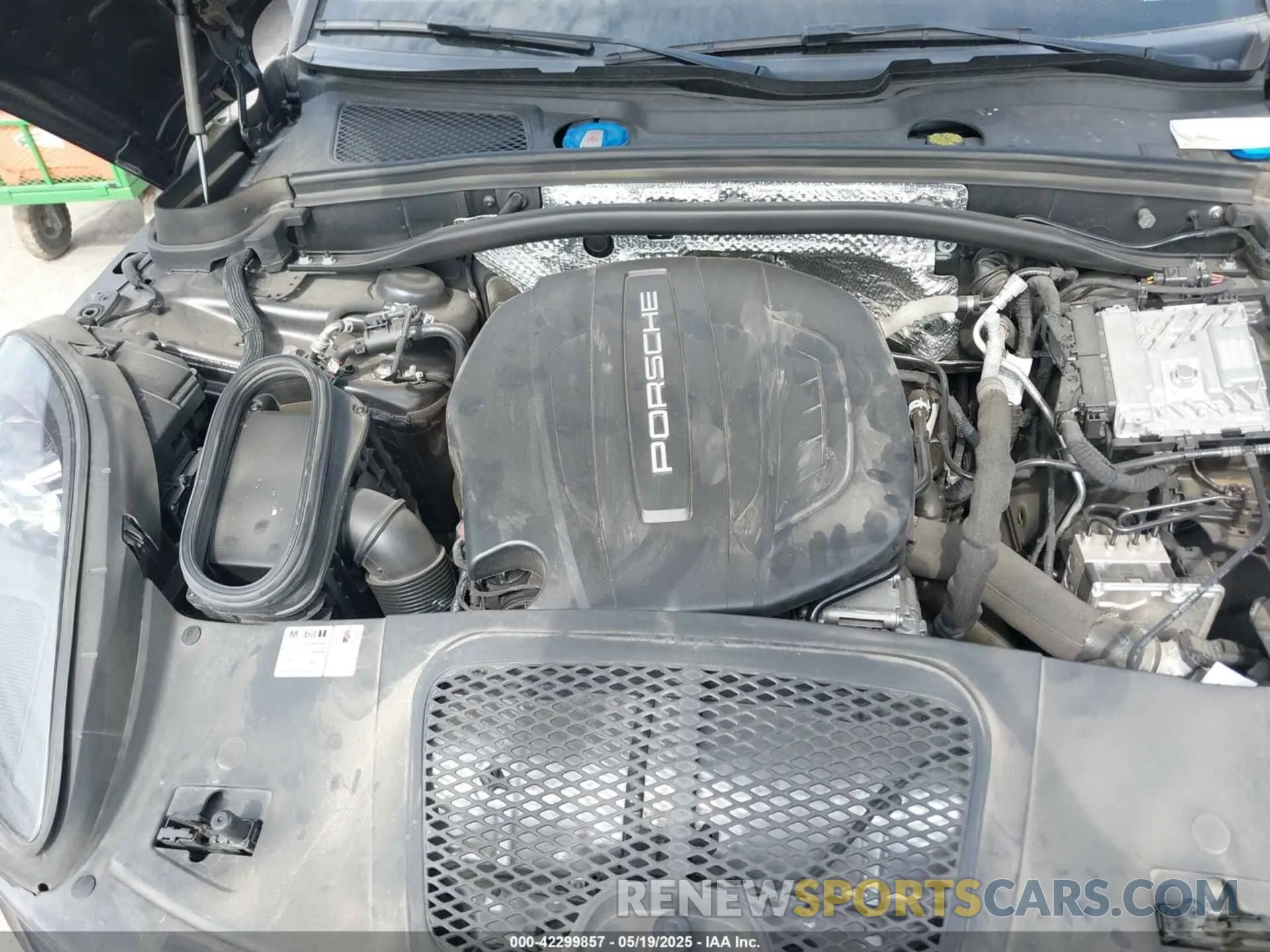 10 Photograph of a damaged car WP1AA2A55MLB07555 PORSCHE MACAN 2021