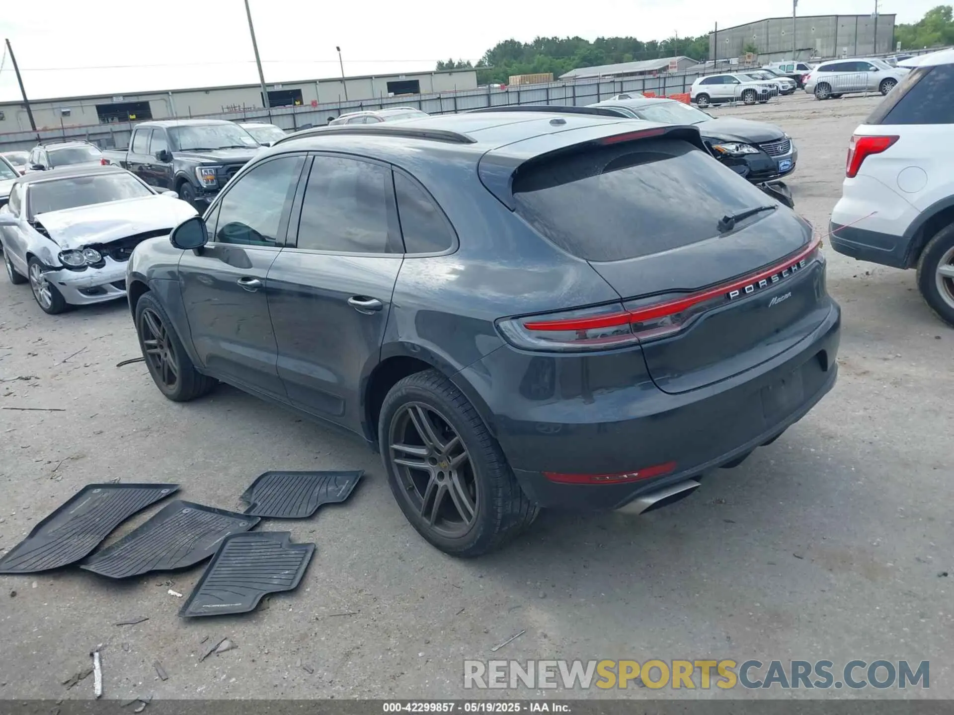 3 Photograph of a damaged car WP1AA2A55MLB07555 PORSCHE MACAN 2021
