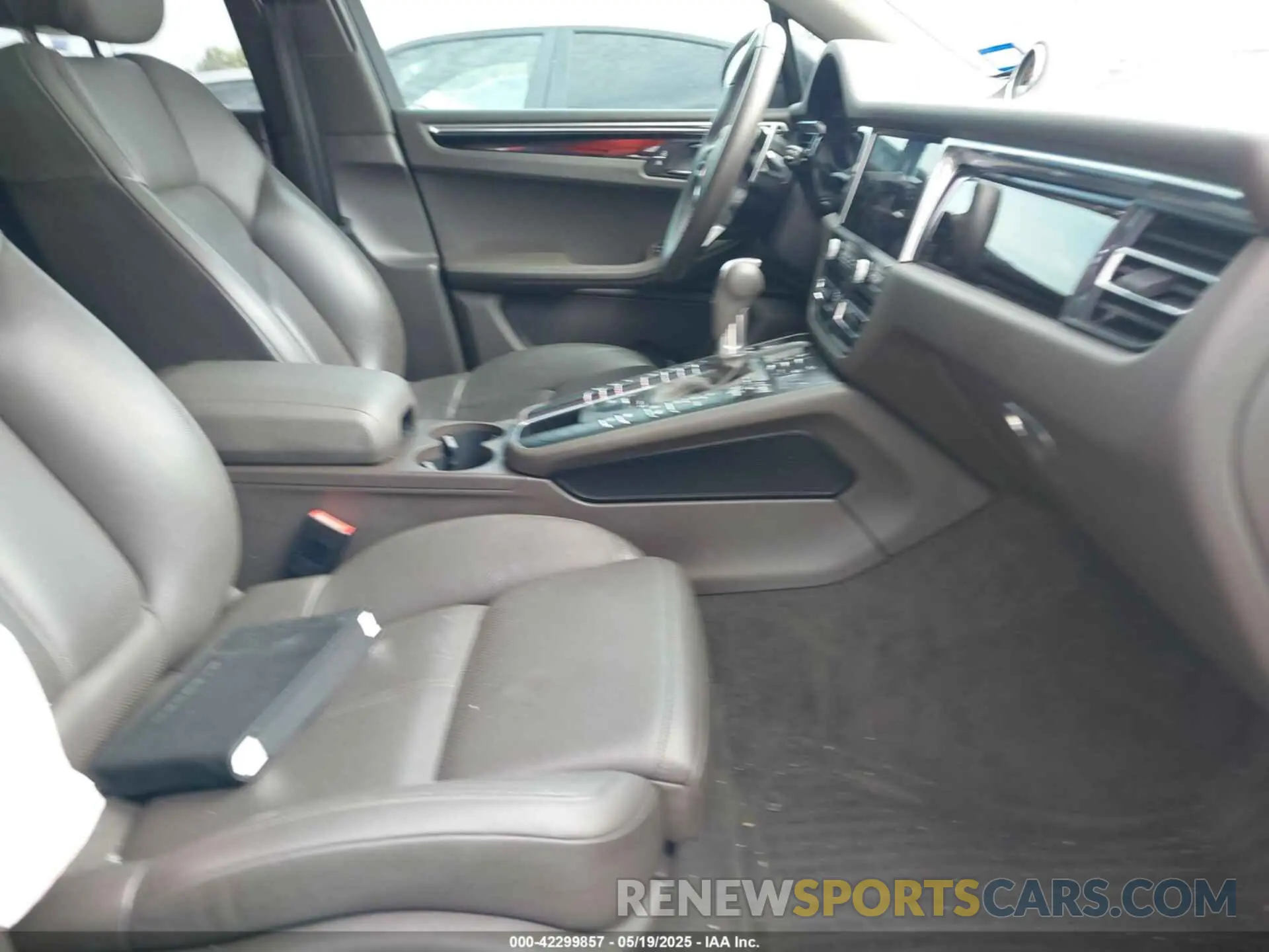 5 Photograph of a damaged car WP1AA2A55MLB07555 PORSCHE MACAN 2021