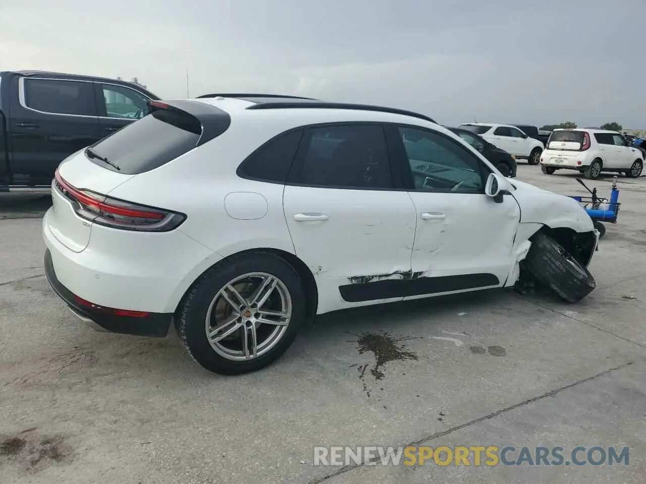 3 Photograph of a damaged car WP1AA2A55MLB11458 PORSCHE MACAN 2021