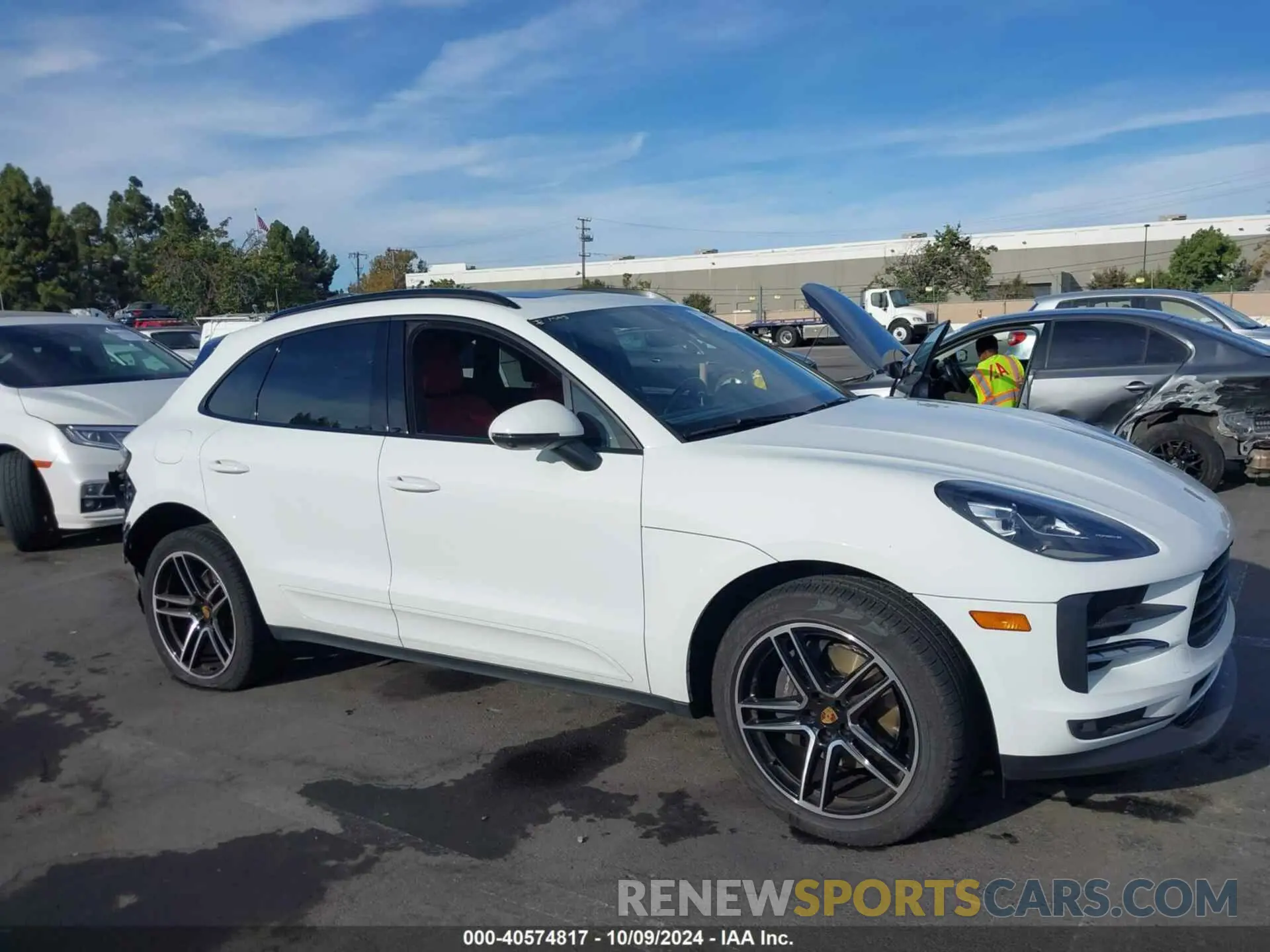 1 Photograph of a damaged car WP1AA2A55MLB16420 PORSCHE MACAN 2021
