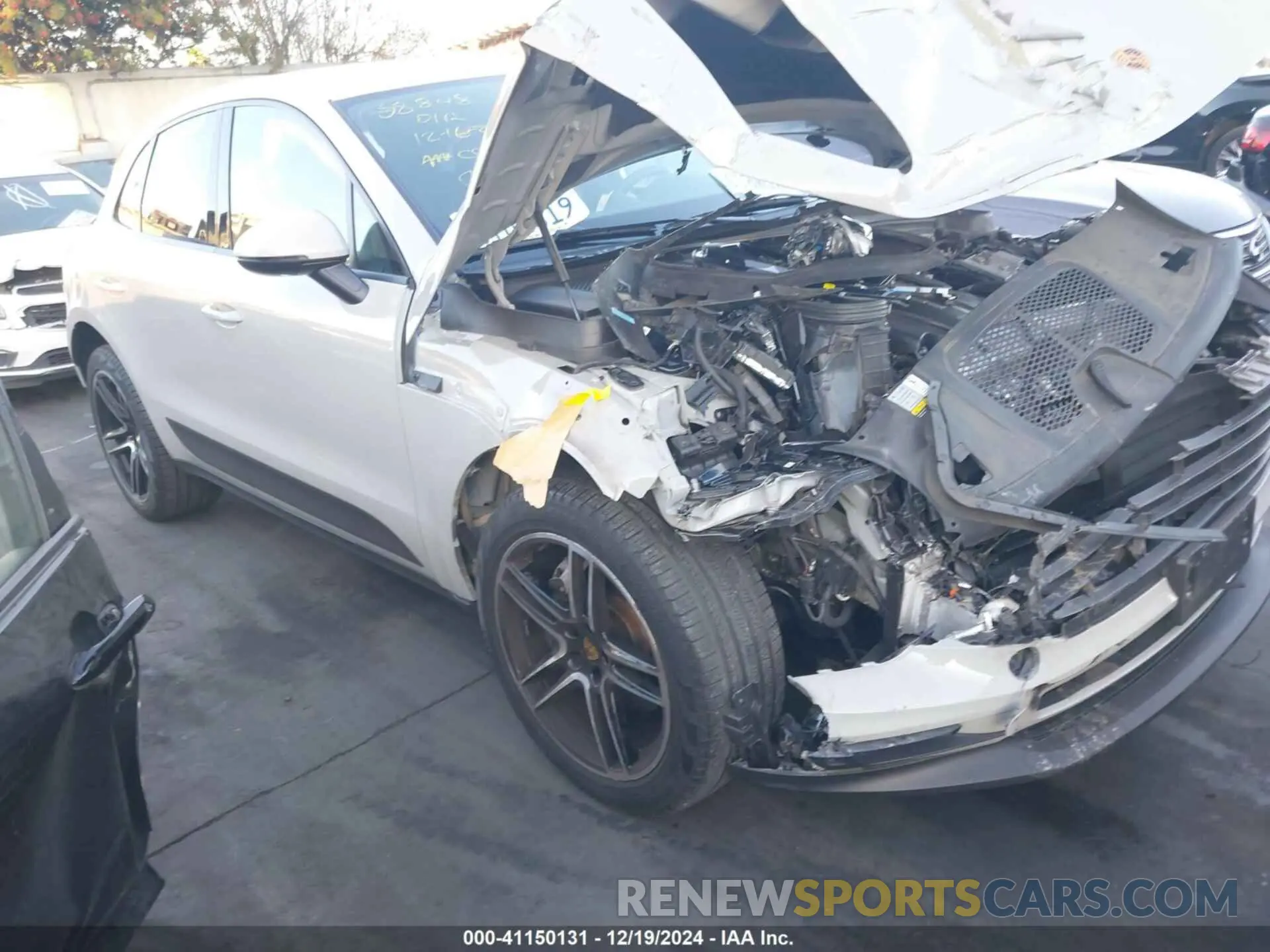 1 Photograph of a damaged car WP1AA2A58MLB13639 PORSCHE MACAN 2021