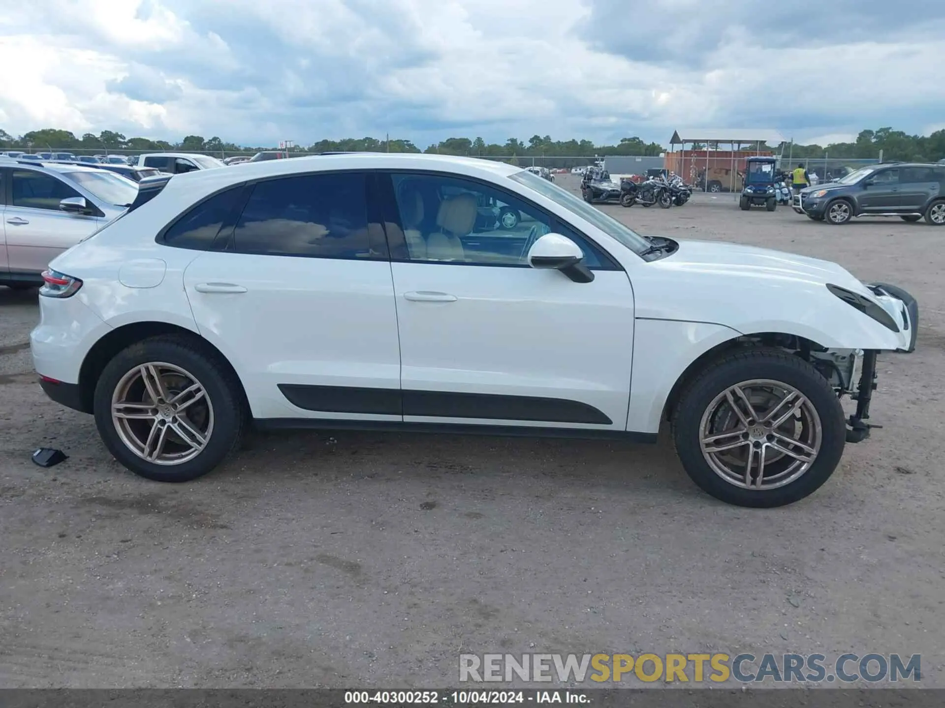14 Photograph of a damaged car WP1AA2A58MLB17349 PORSCHE MACAN 2021