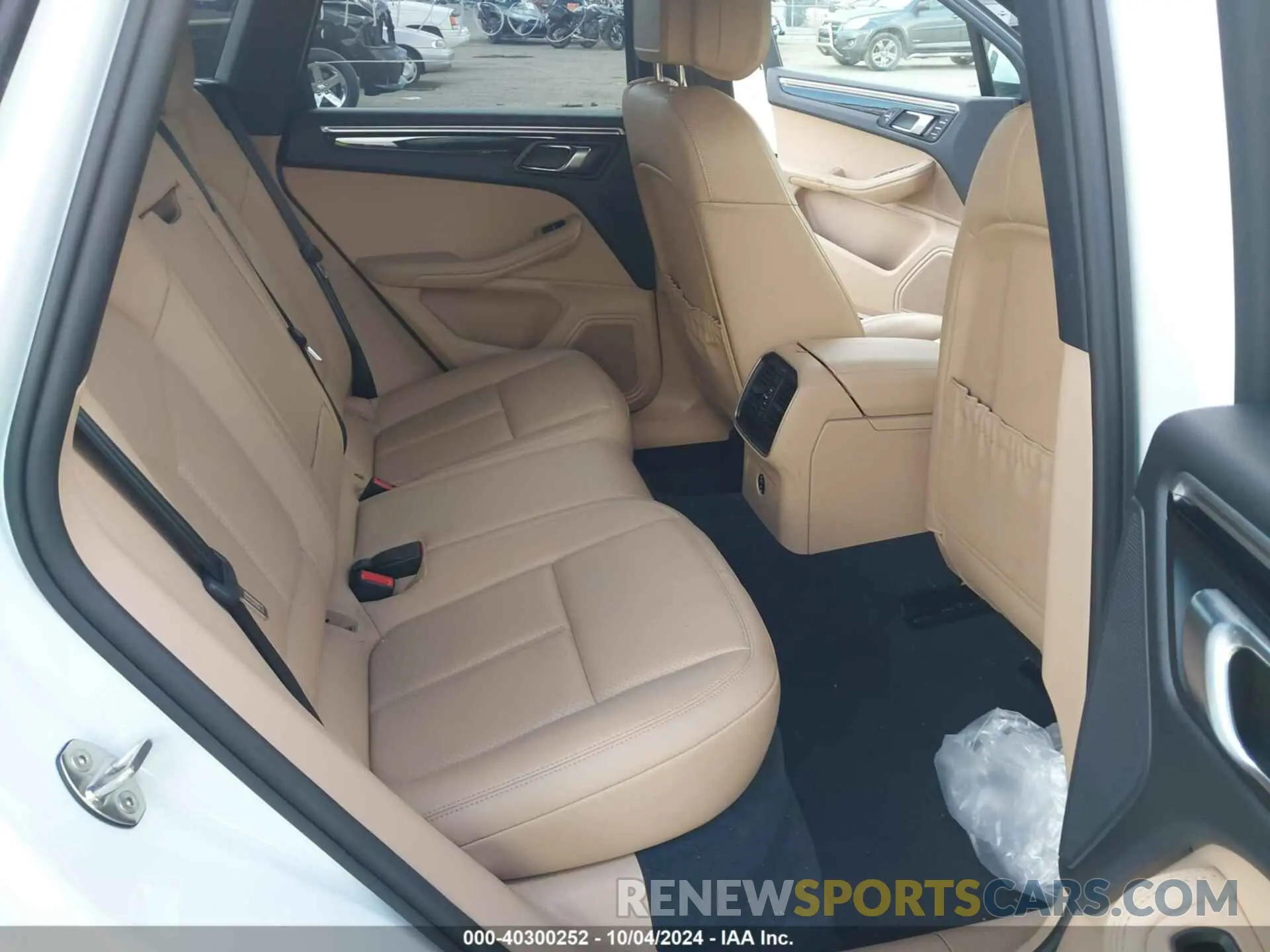 8 Photograph of a damaged car WP1AA2A58MLB17349 PORSCHE MACAN 2021