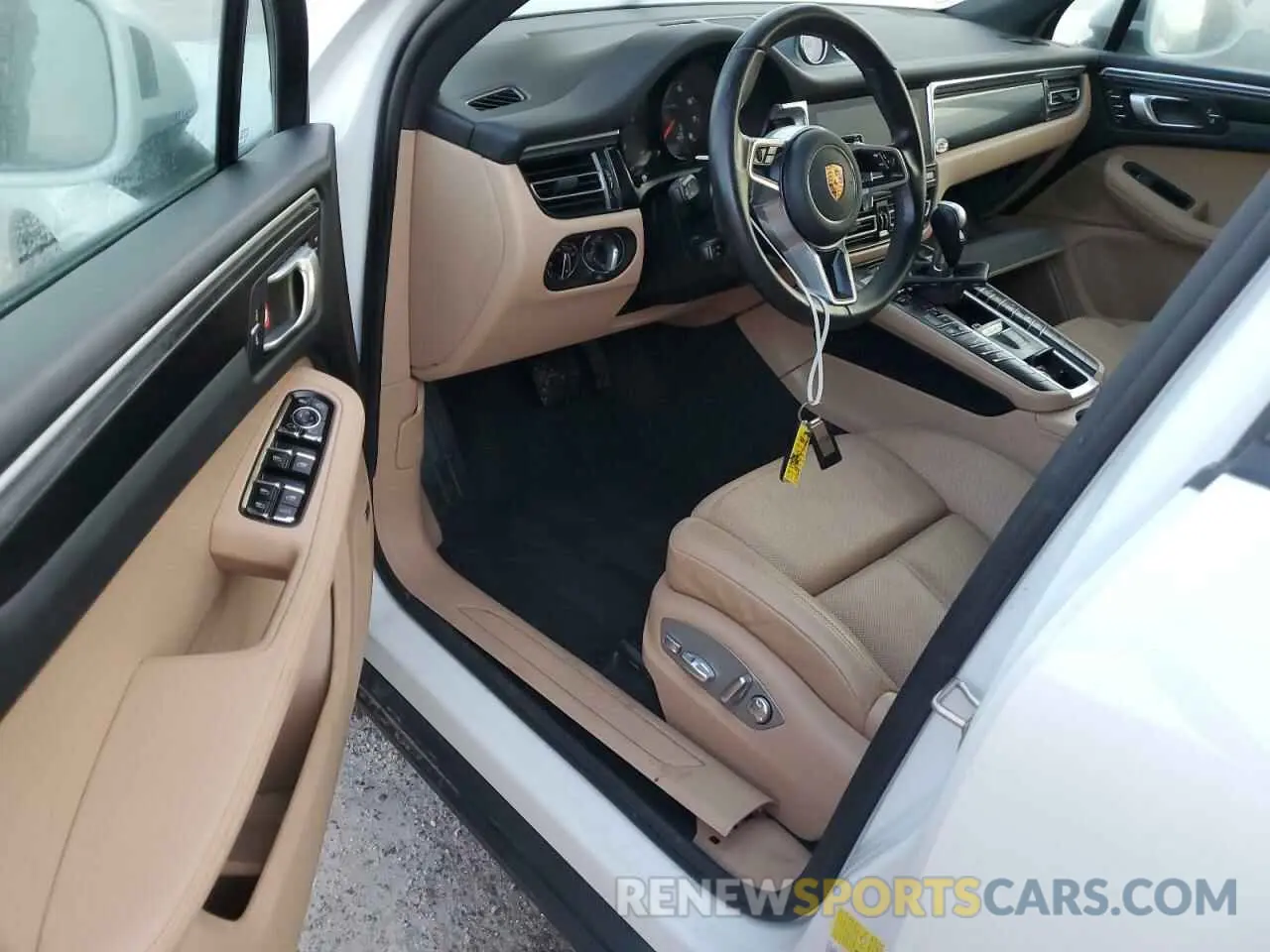 8 Photograph of a damaged car WP1AA2A59MLB01807 PORSCHE MACAN 2021