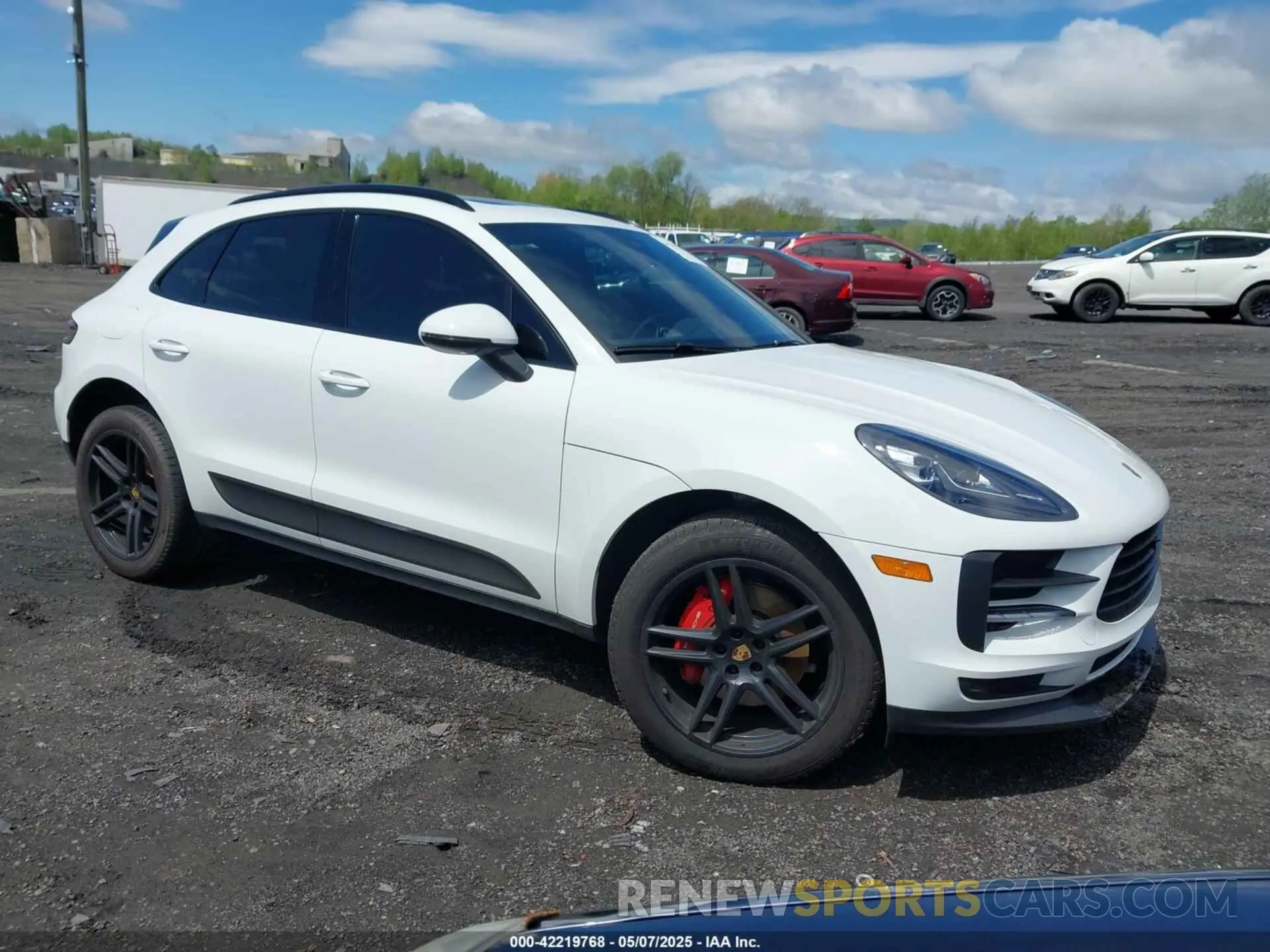 1 Photograph of a damaged car WP1AA2A59MLB10281 PORSCHE MACAN 2021