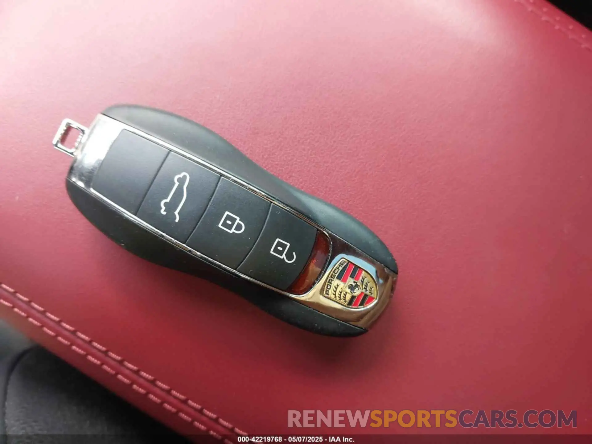 11 Photograph of a damaged car WP1AA2A59MLB10281 PORSCHE MACAN 2021