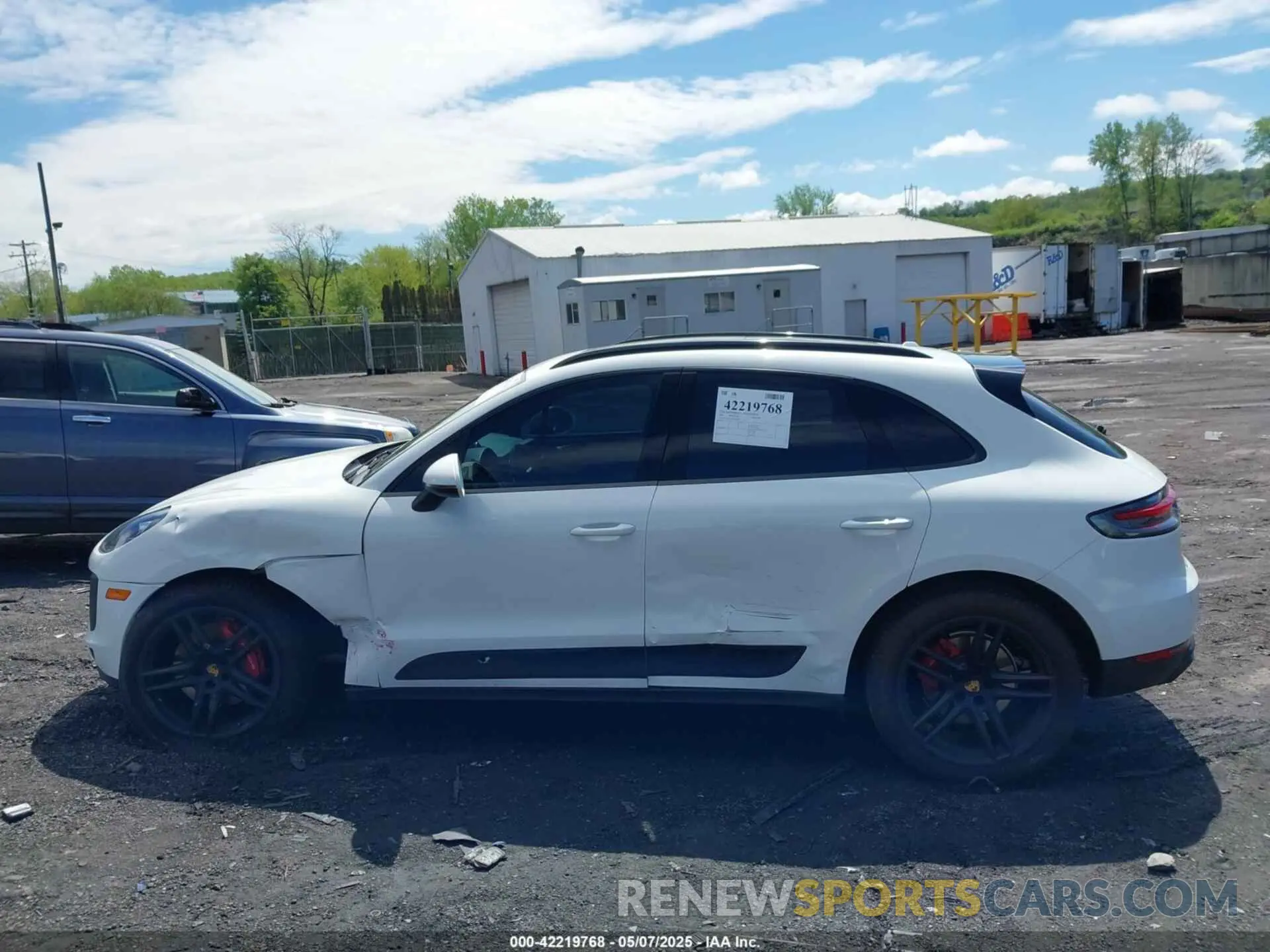14 Photograph of a damaged car WP1AA2A59MLB10281 PORSCHE MACAN 2021
