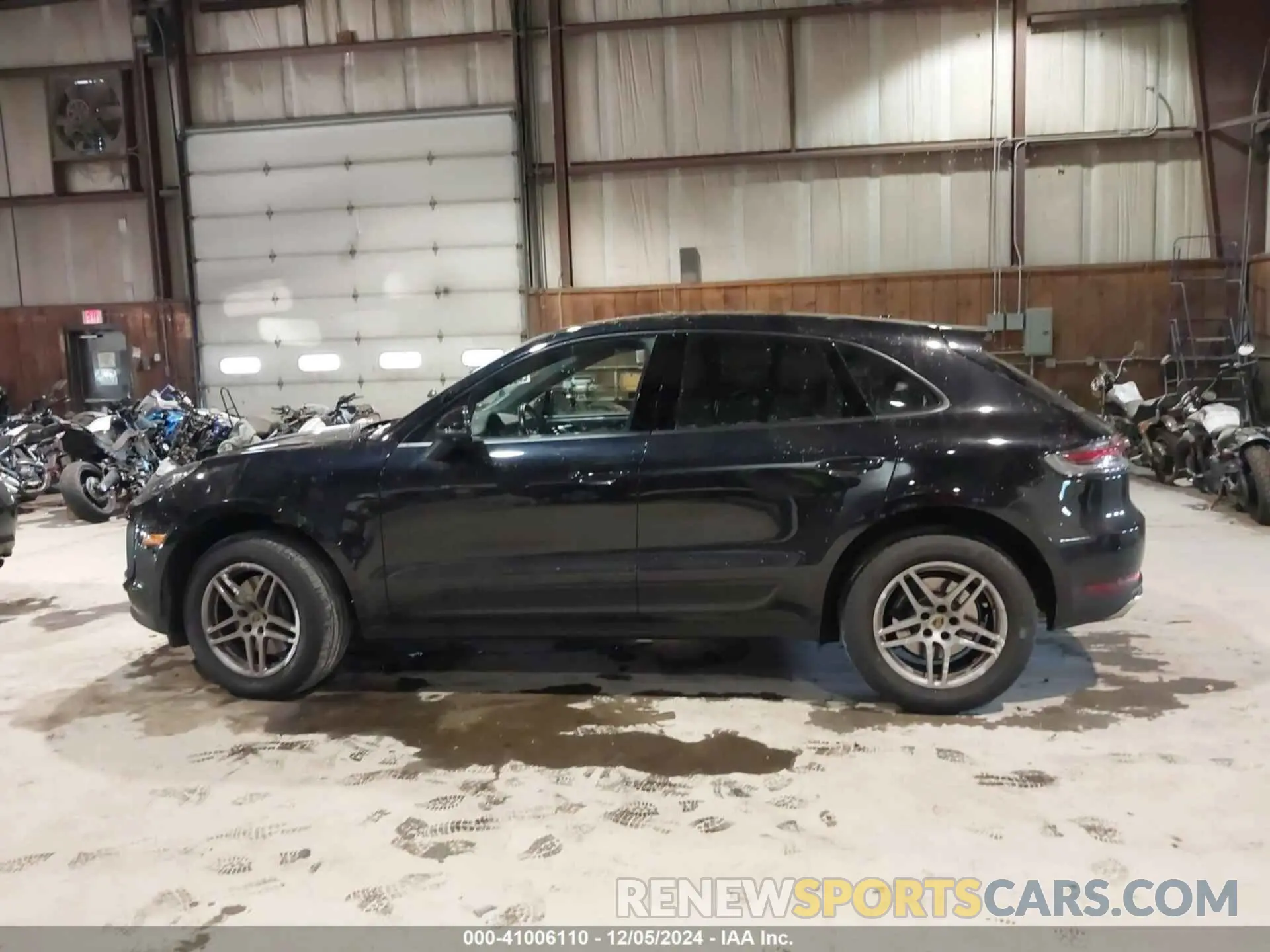 14 Photograph of a damaged car WP1AA2A59MLB11415 PORSCHE MACAN 2021