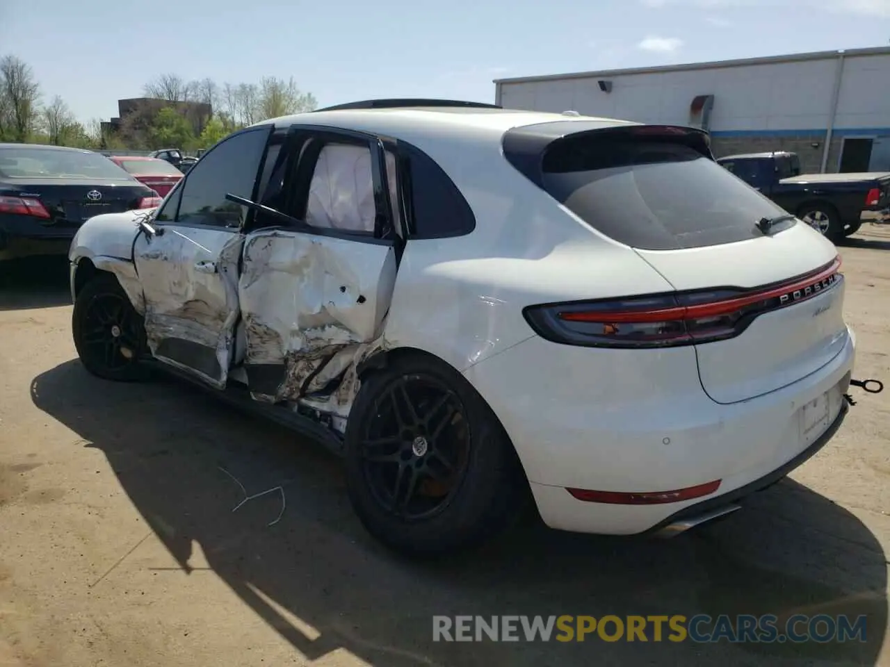 2 Фотография поврежденного автомобиля WP1AA2A5XMLB09303 PORSCHE MACAN 2021