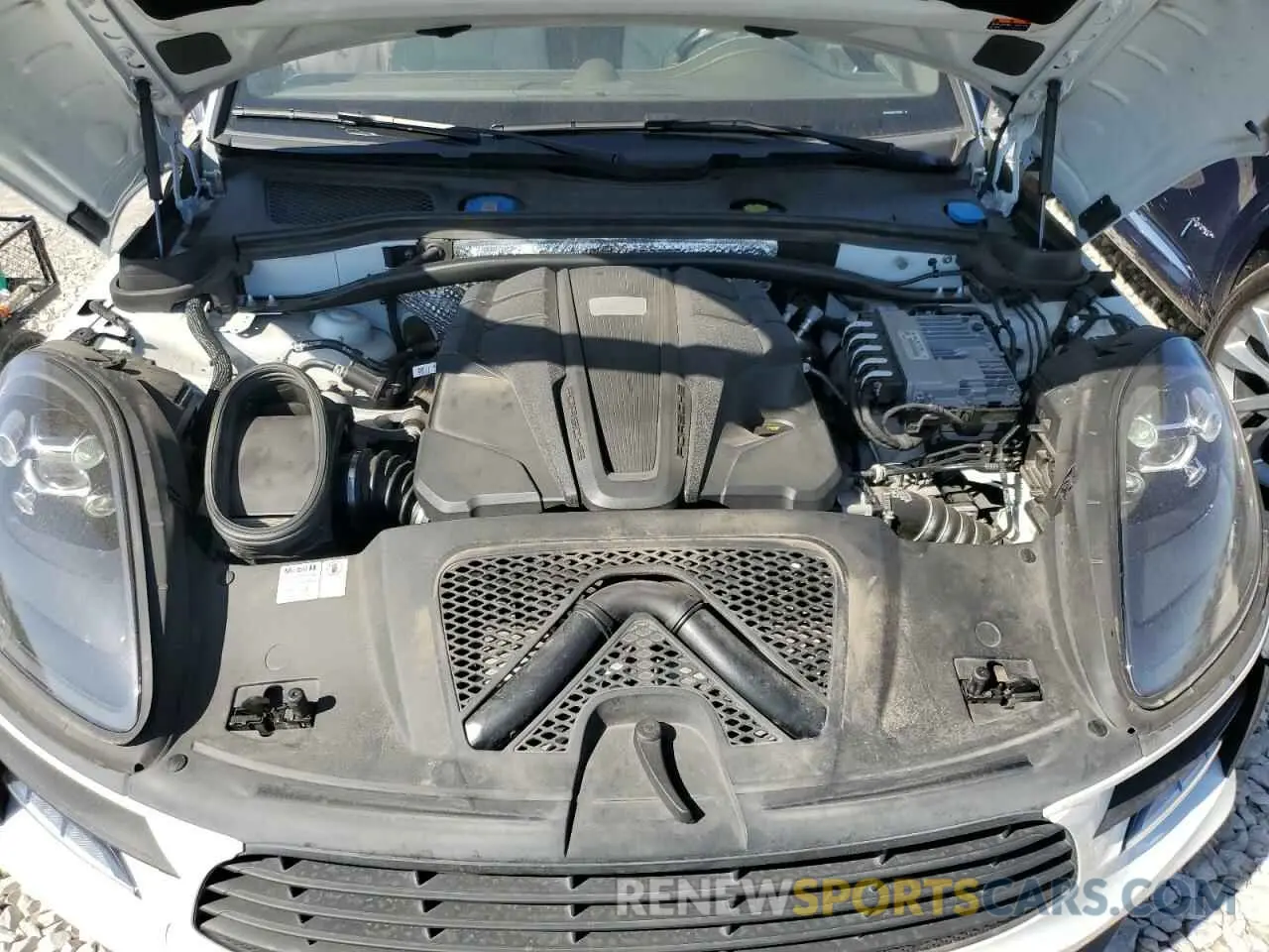 11 Photograph of a damaged car WP1AB2A52MLB32748 PORSCHE MACAN 2021