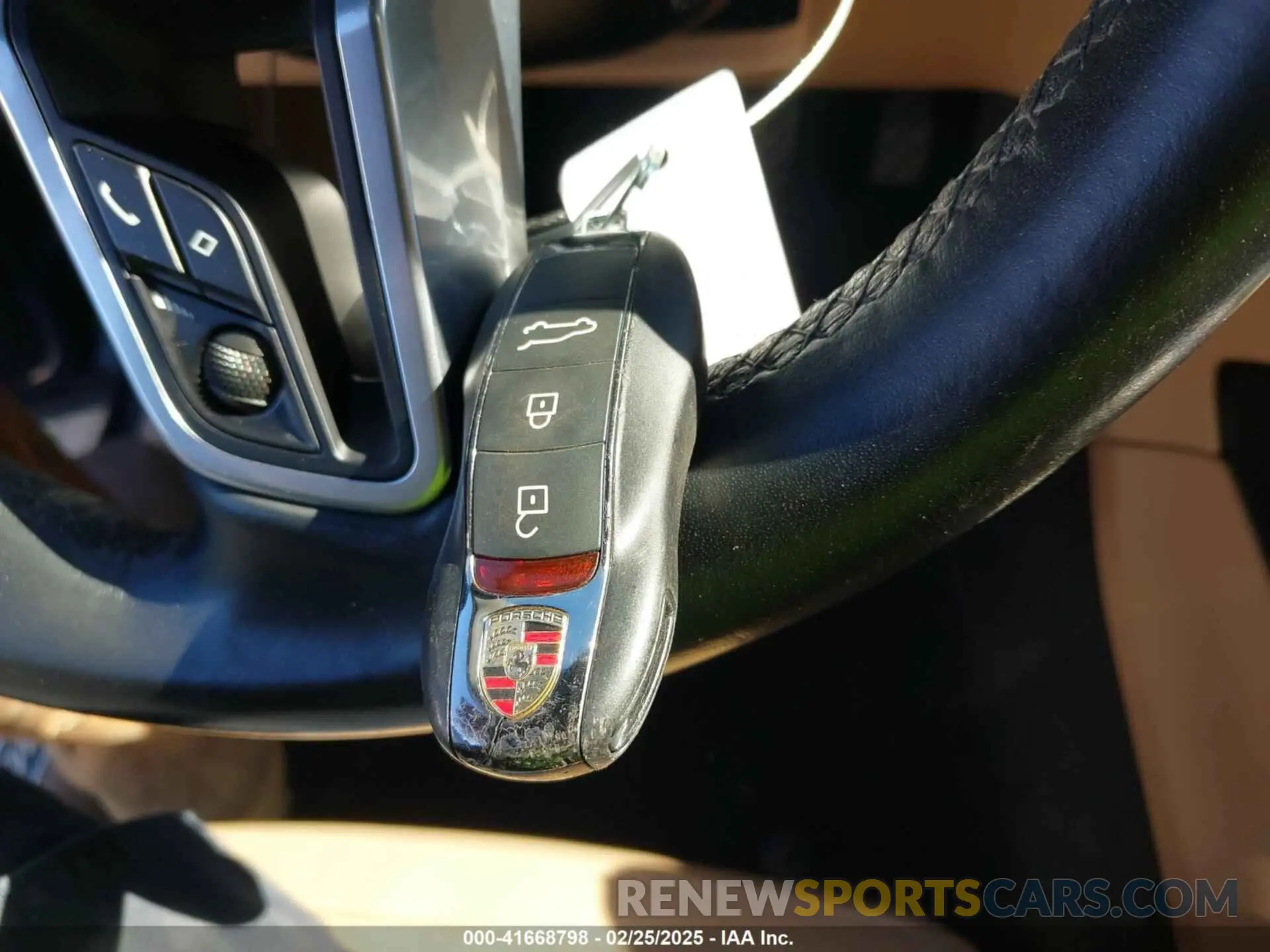 11 Photograph of a damaged car WP1AB2A53MLB38137 PORSCHE MACAN 2021