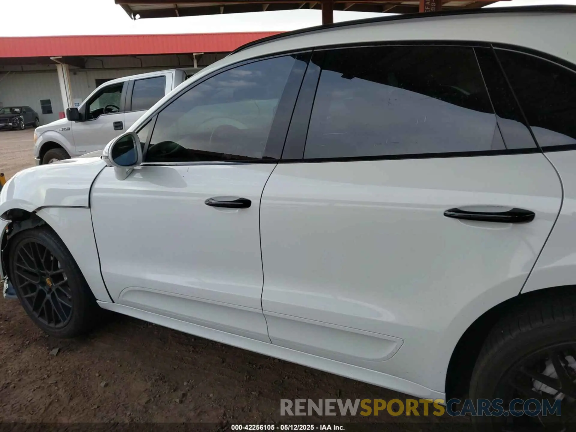 14 Фотография поврежденного автомобиля WP1AF2A51MLB60822 PORSCHE MACAN 2021