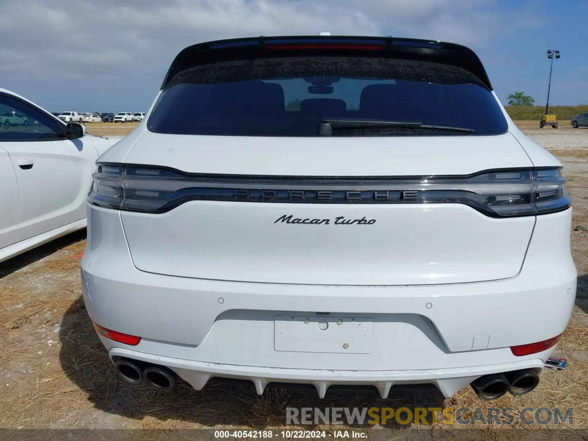 16 Photograph of a damaged car WP1AF2A54MLB60605 PORSCHE MACAN 2021