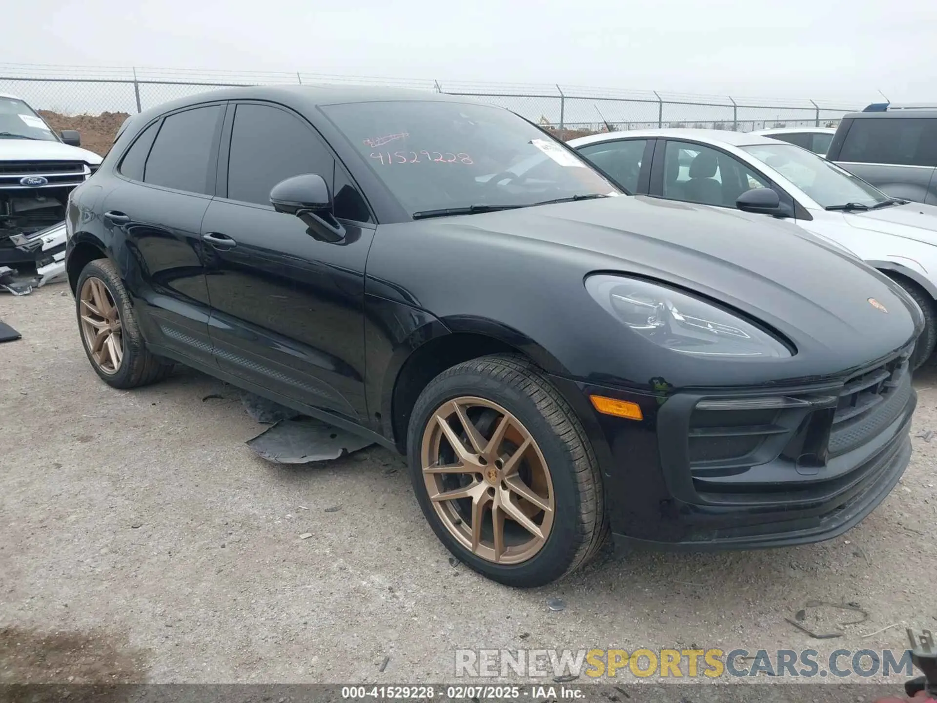 1 Photograph of a damaged car WP1AA2A52NLB06879 PORSCHE MACAN 2022