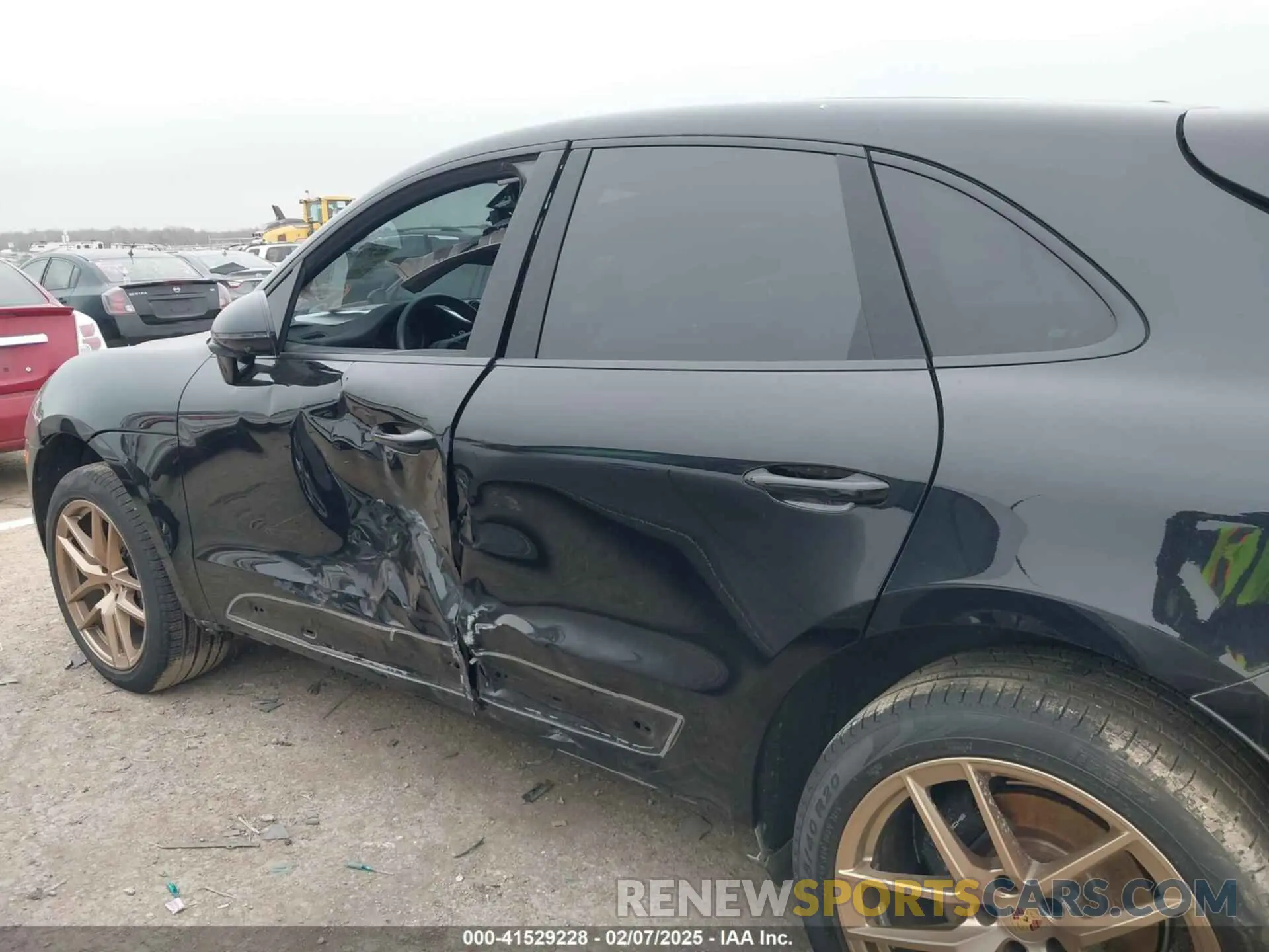14 Photograph of a damaged car WP1AA2A52NLB06879 PORSCHE MACAN 2022