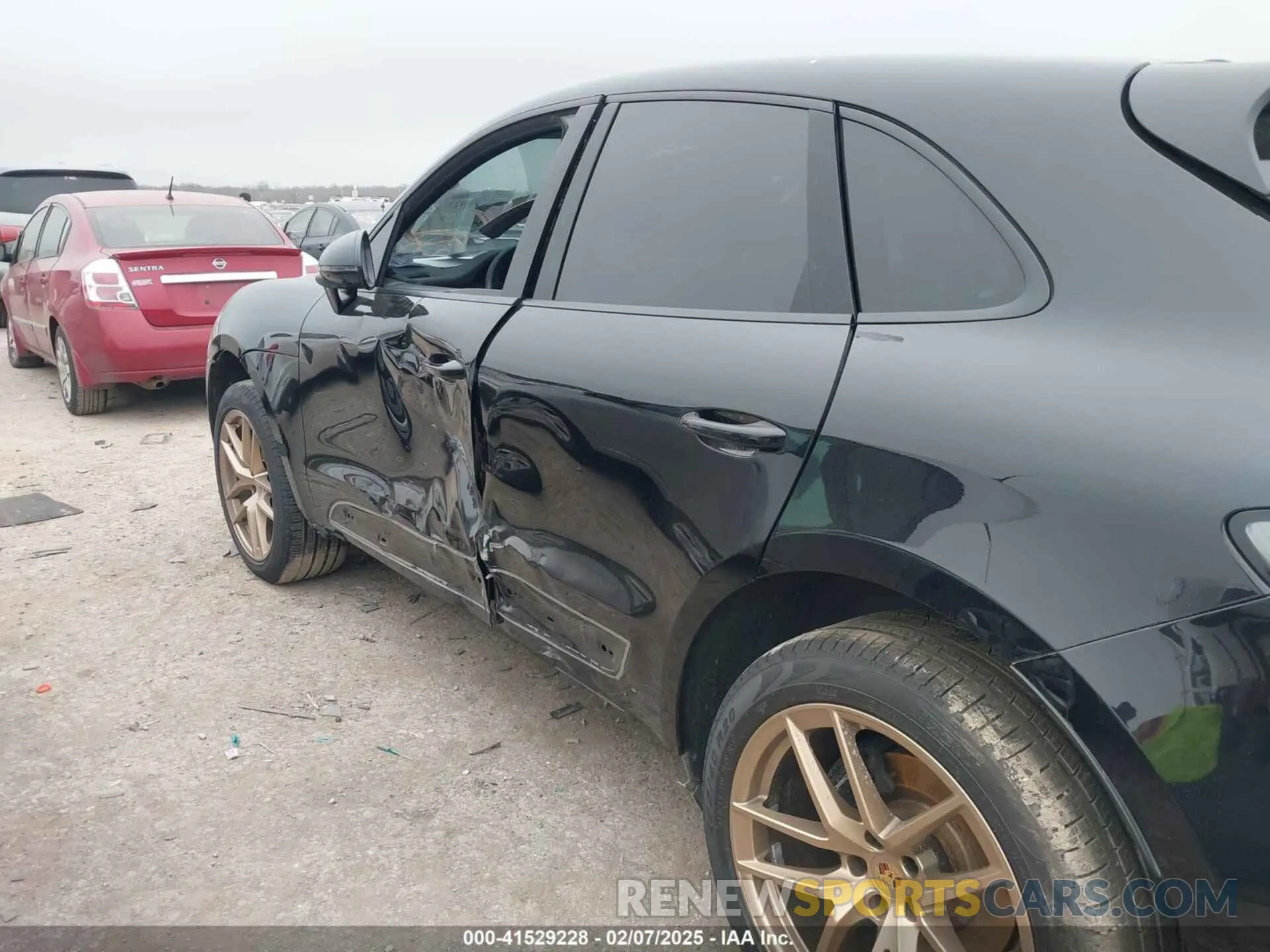 6 Photograph of a damaged car WP1AA2A52NLB06879 PORSCHE MACAN 2022