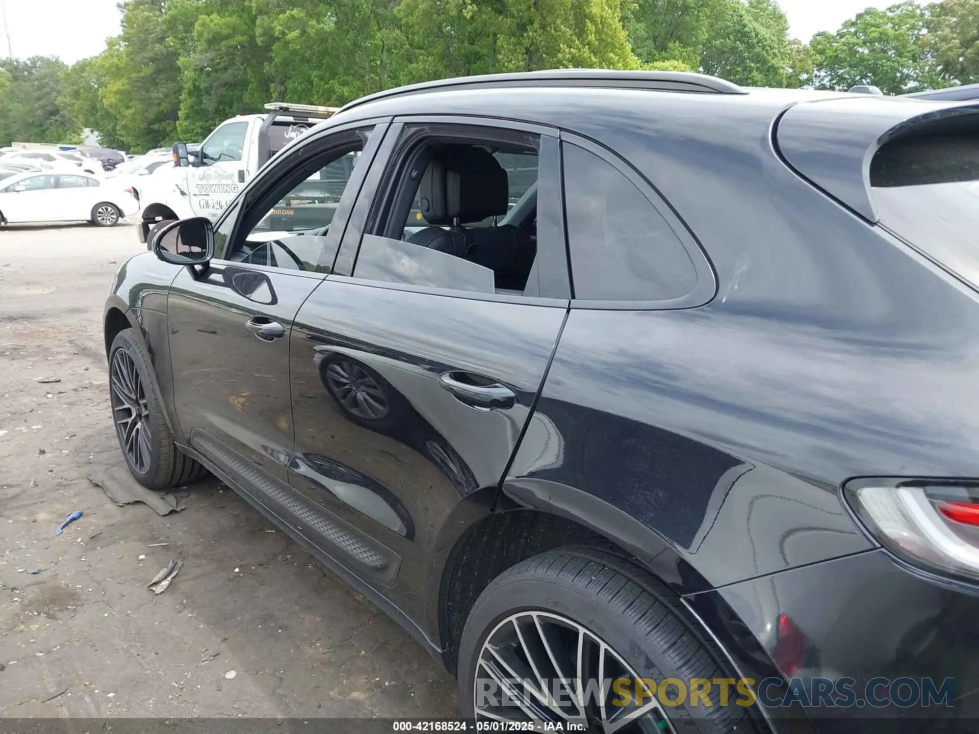 13 Photograph of a damaged car WP1AA2A52NLB09801 PORSCHE MACAN 2022