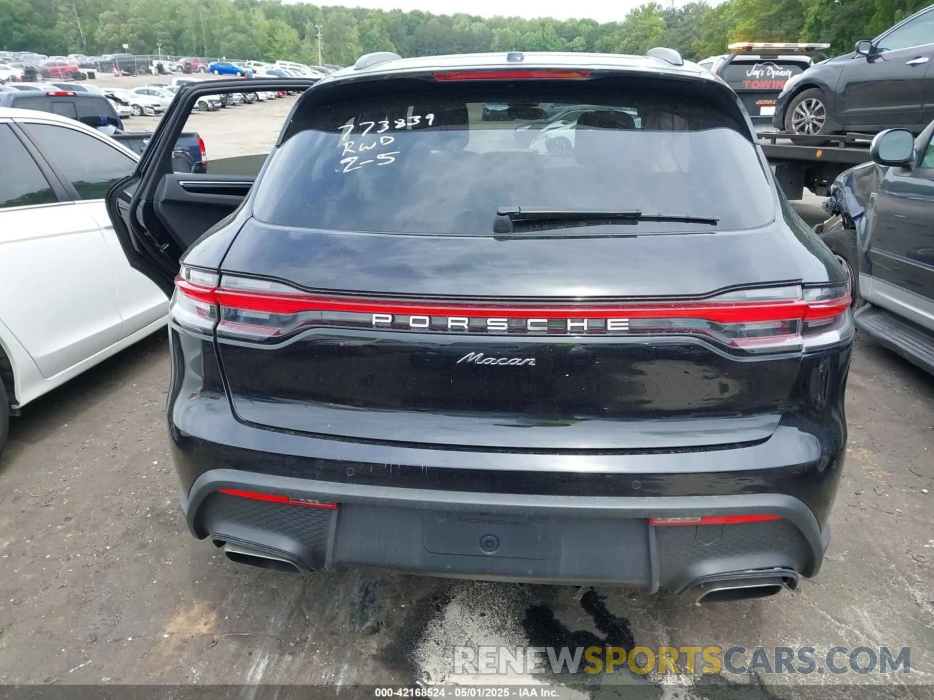 15 Photograph of a damaged car WP1AA2A52NLB09801 PORSCHE MACAN 2022