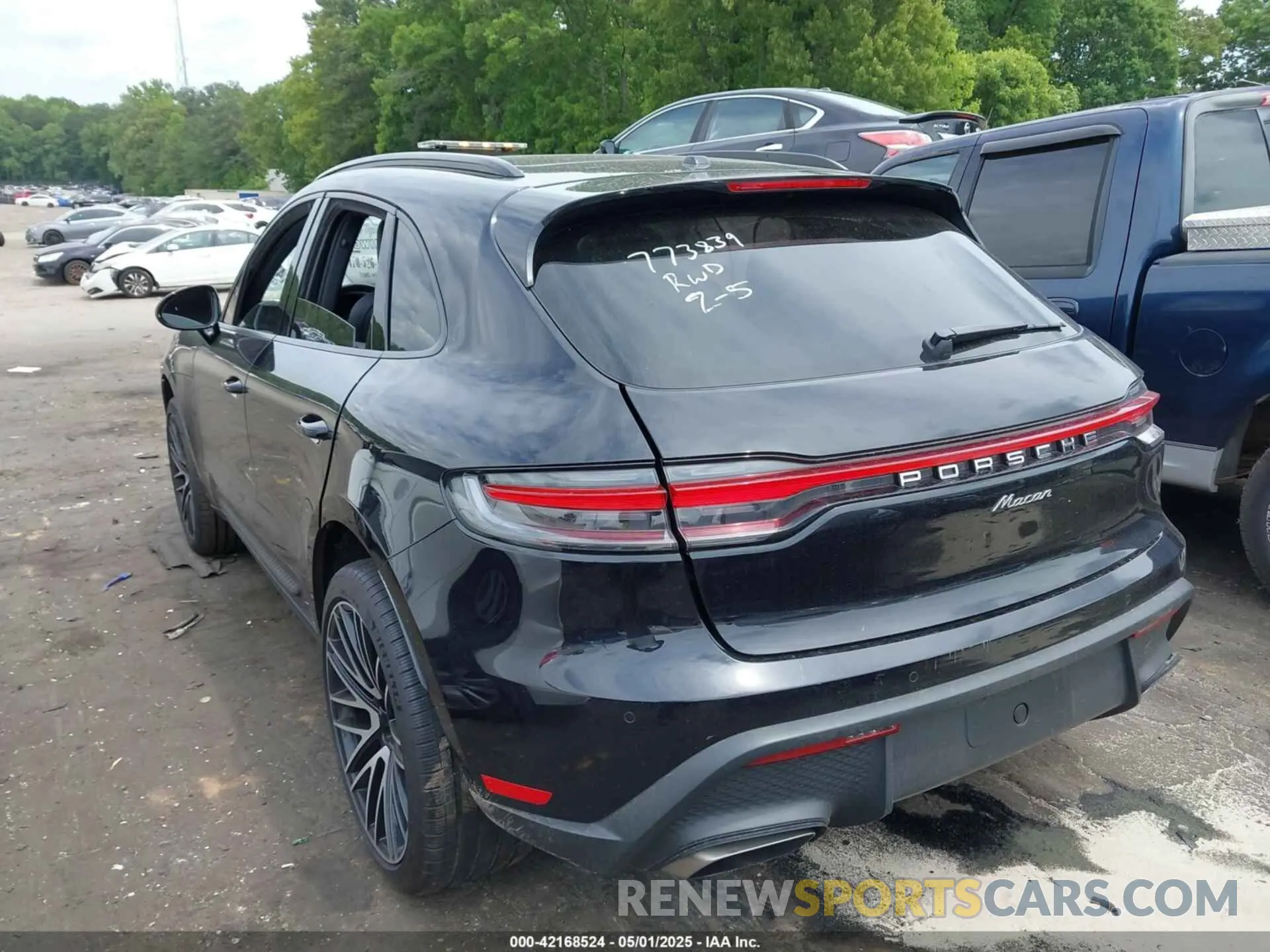 3 Photograph of a damaged car WP1AA2A52NLB09801 PORSCHE MACAN 2022