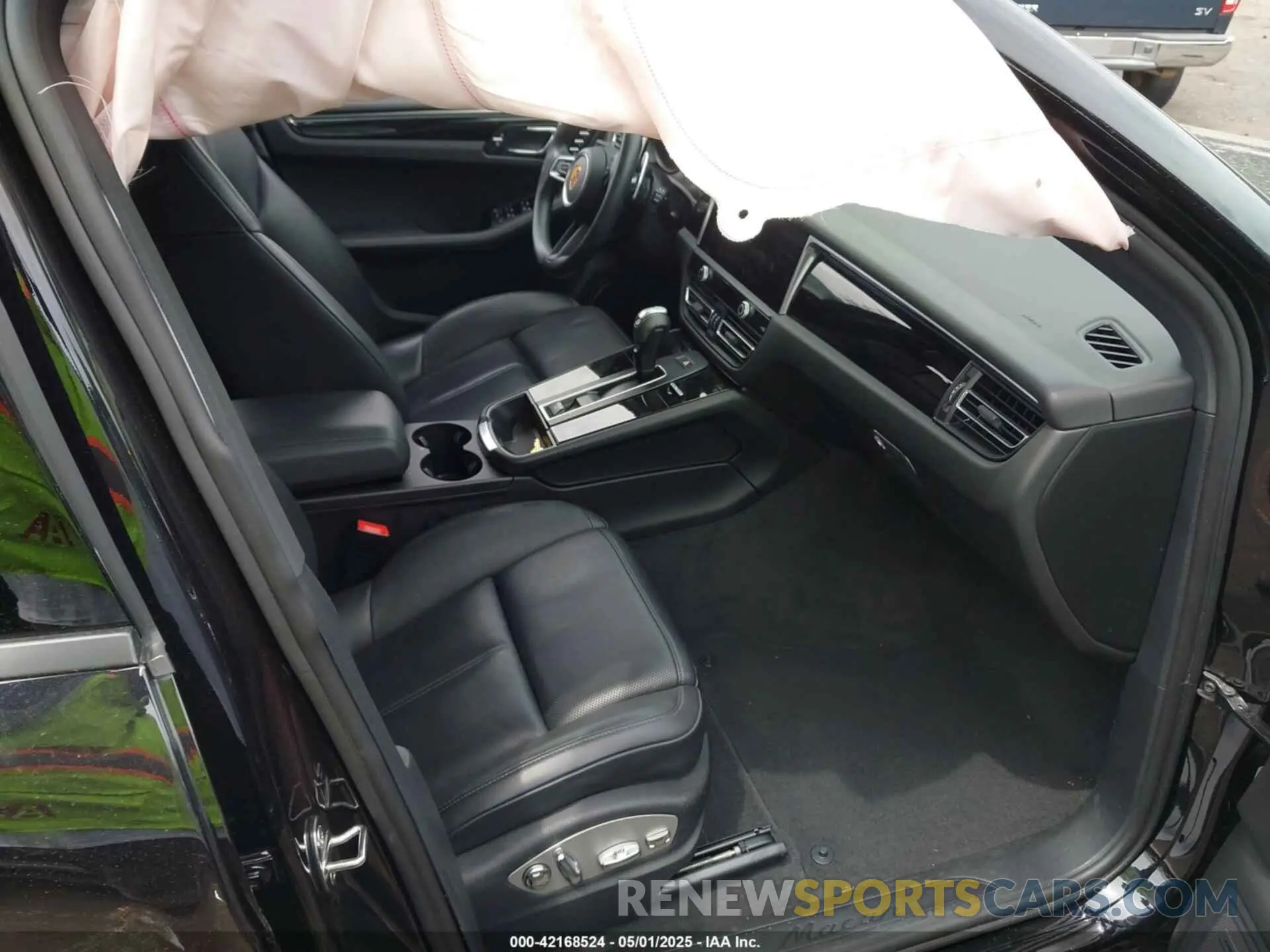 5 Photograph of a damaged car WP1AA2A52NLB09801 PORSCHE MACAN 2022