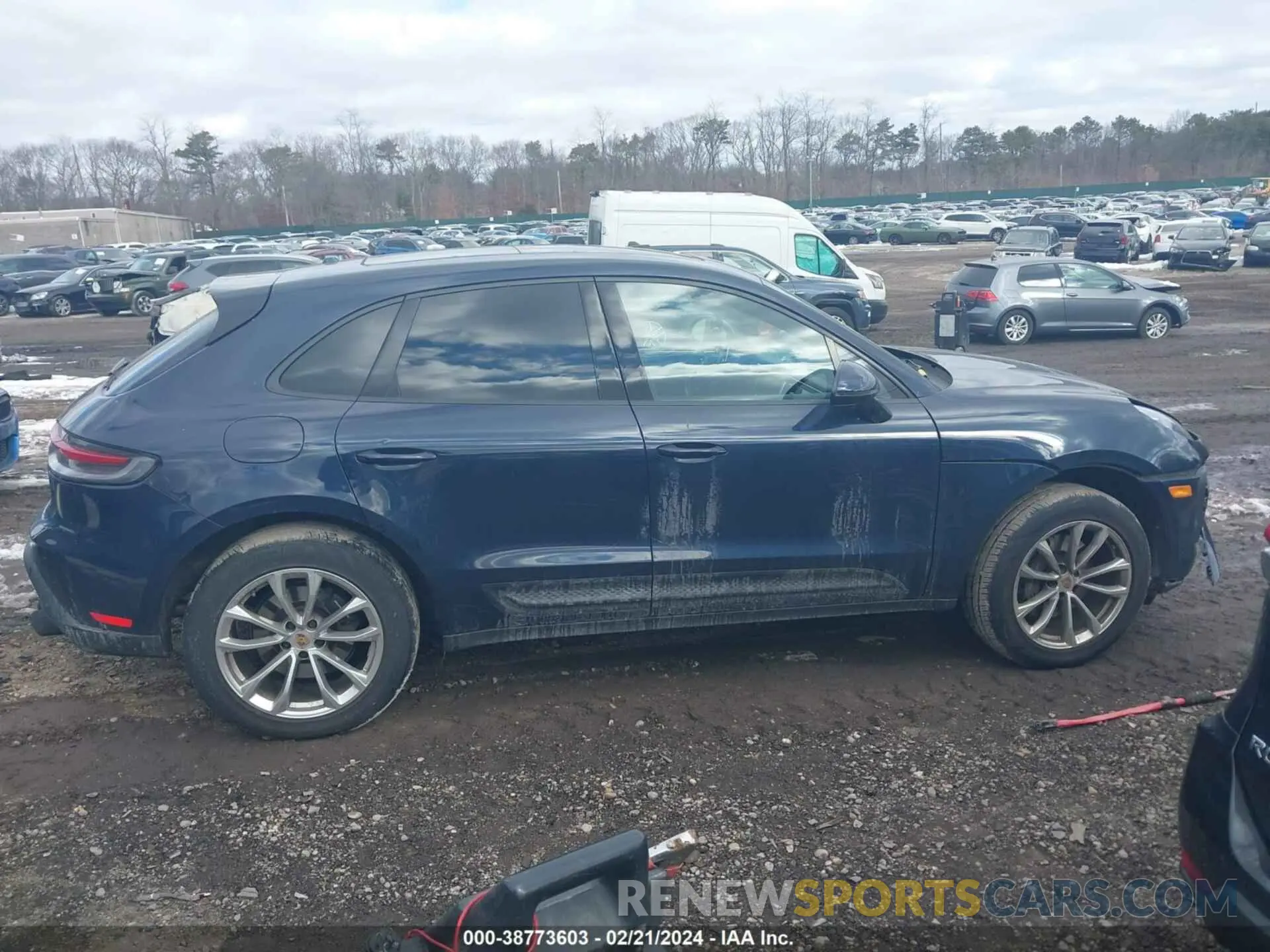 13 Photograph of a damaged car WP1AA2A53NLB02842 PORSCHE MACAN 2022