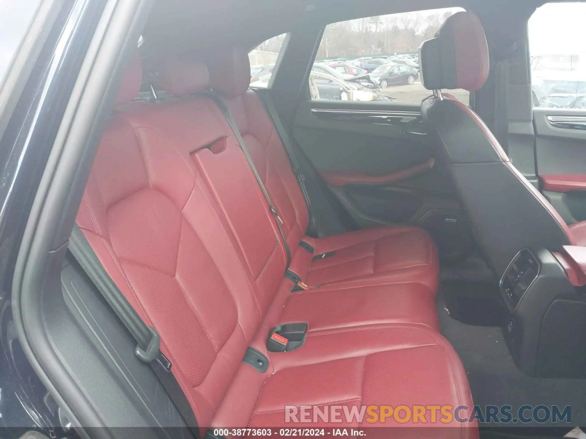 8 Photograph of a damaged car WP1AA2A53NLB02842 PORSCHE MACAN 2022