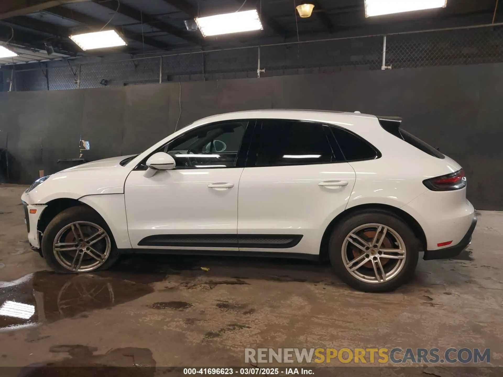 14 Фотография поврежденного автомобиля WP1AA2A54NLB03594 PORSCHE MACAN 2022