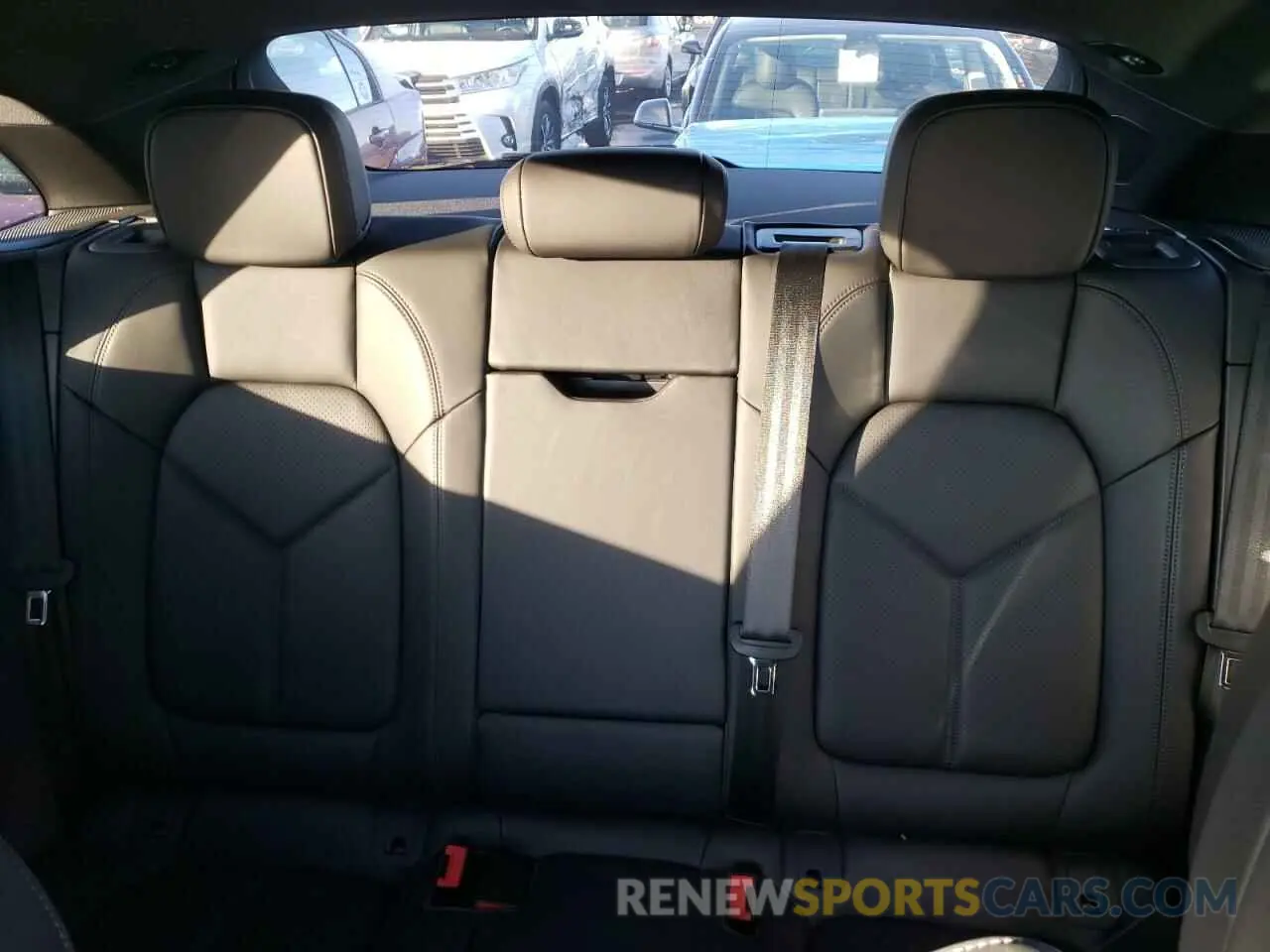 10 Photograph of a damaged car WP1AA2A54NLB07905 PORSCHE MACAN 2022
