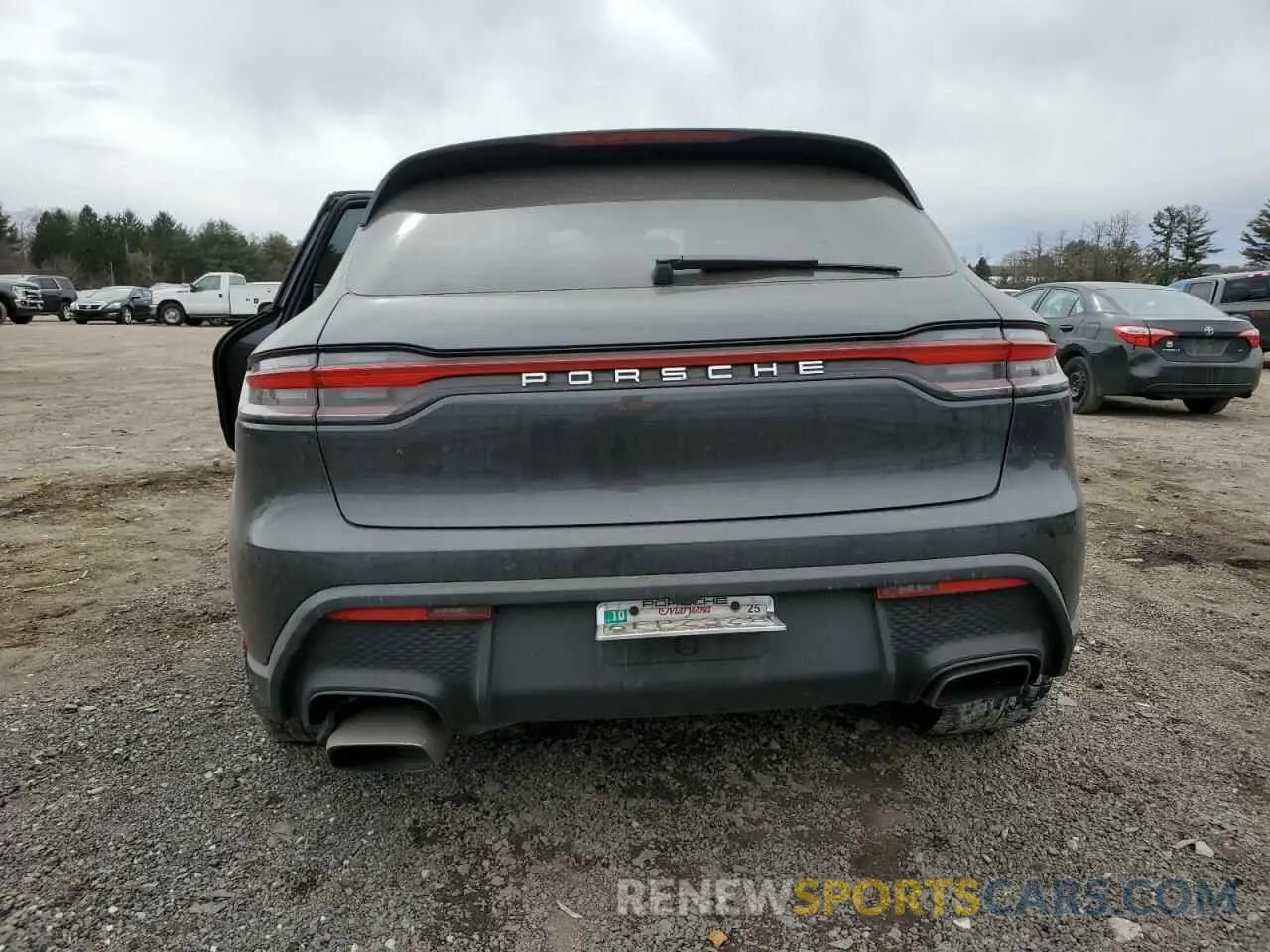6 Photograph of a damaged car WP1AA2A54NLB10898 PORSCHE MACAN 2022