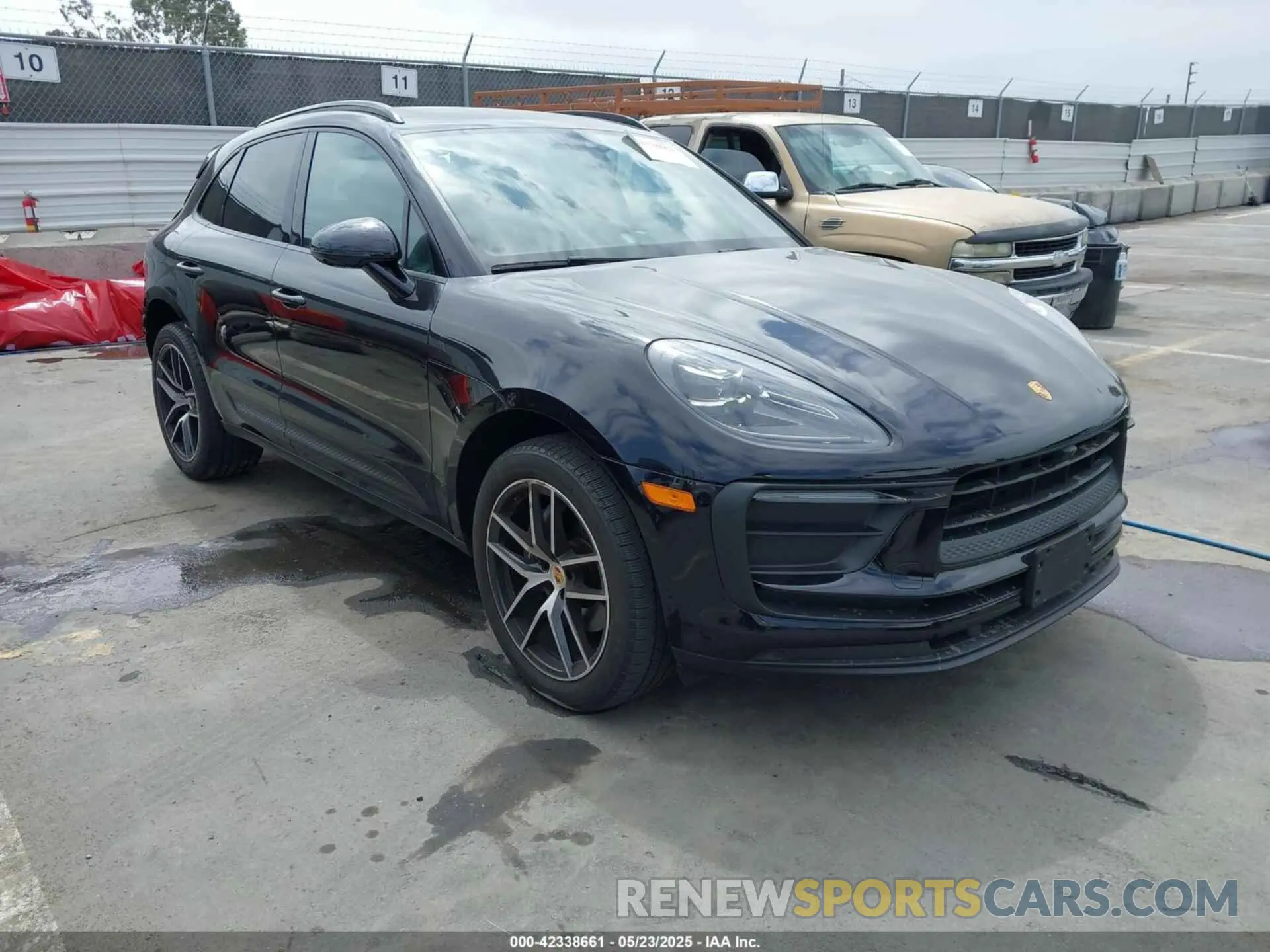 1 Photograph of a damaged car WP1AA2A55NLB00378 PORSCHE MACAN 2022