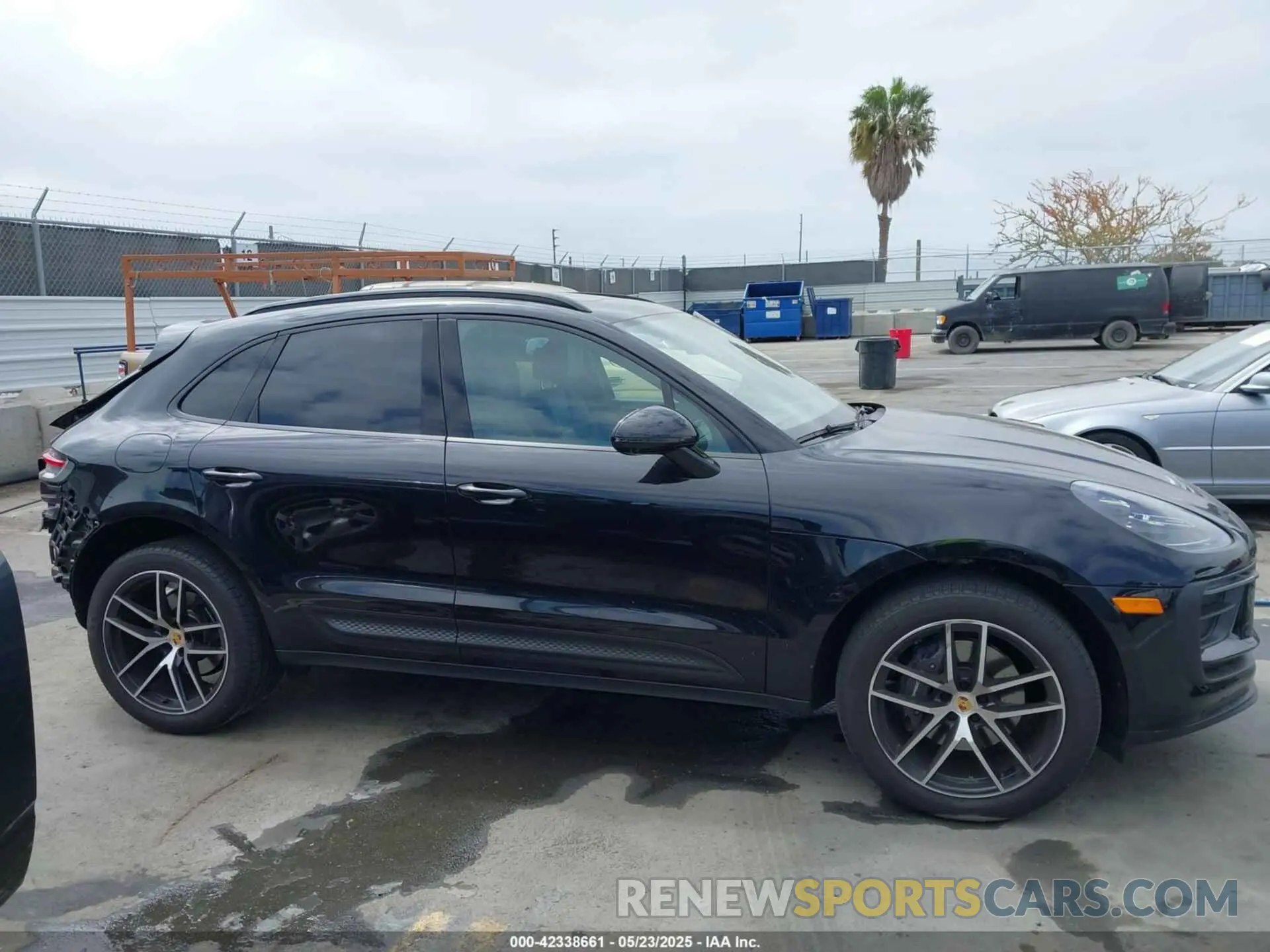 14 Photograph of a damaged car WP1AA2A55NLB00378 PORSCHE MACAN 2022