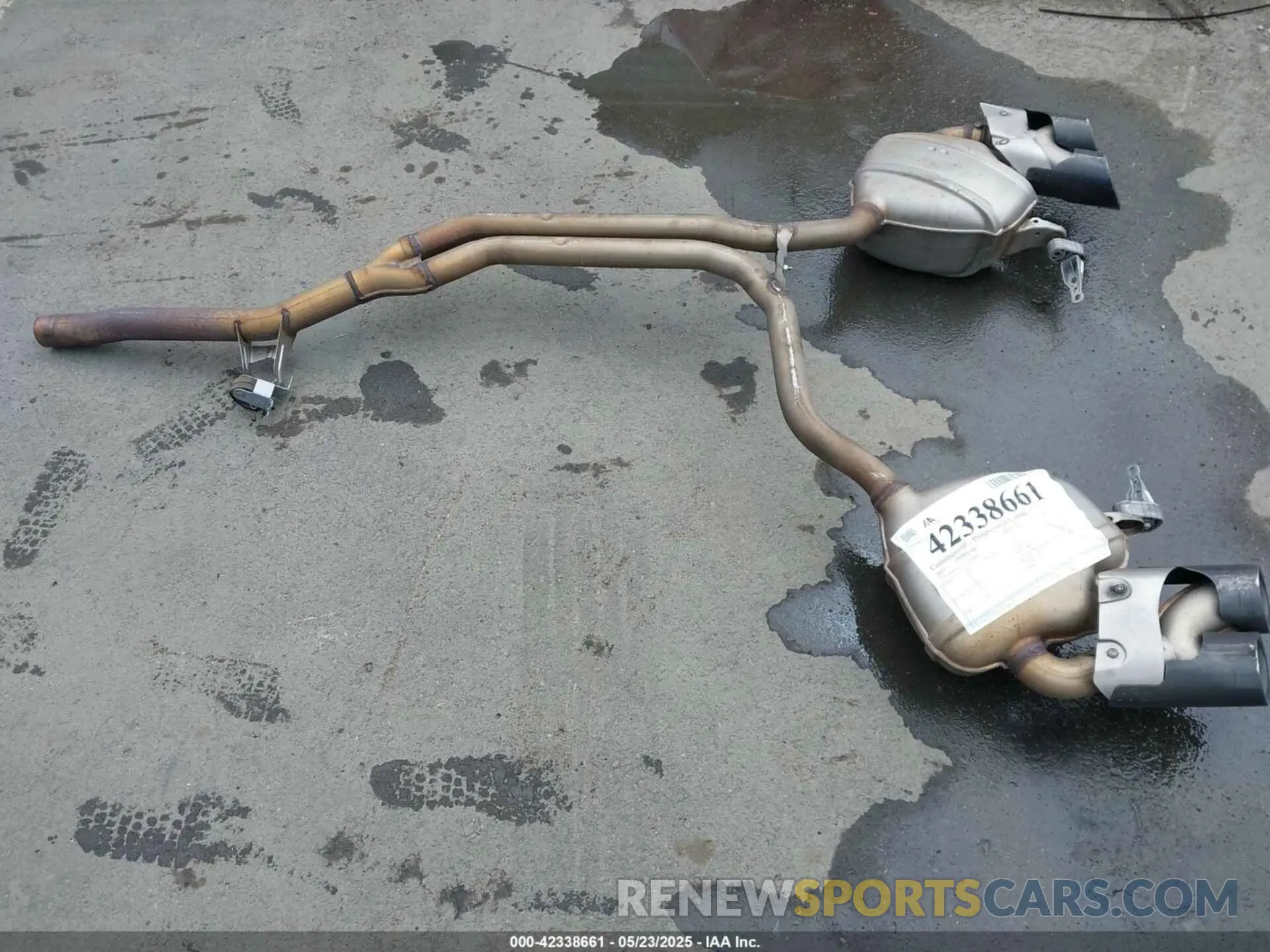 18 Photograph of a damaged car WP1AA2A55NLB00378 PORSCHE MACAN 2022