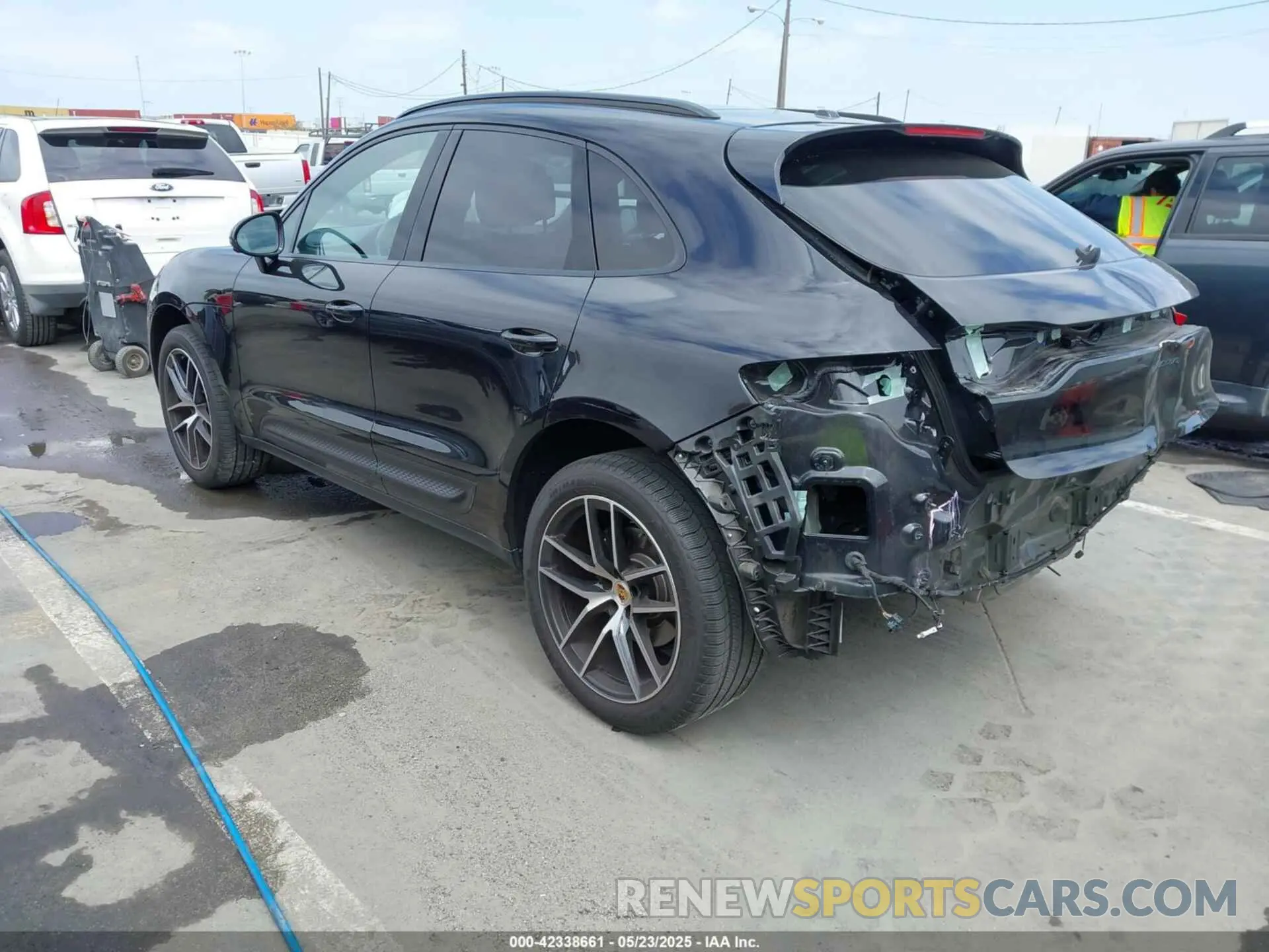 3 Photograph of a damaged car WP1AA2A55NLB00378 PORSCHE MACAN 2022