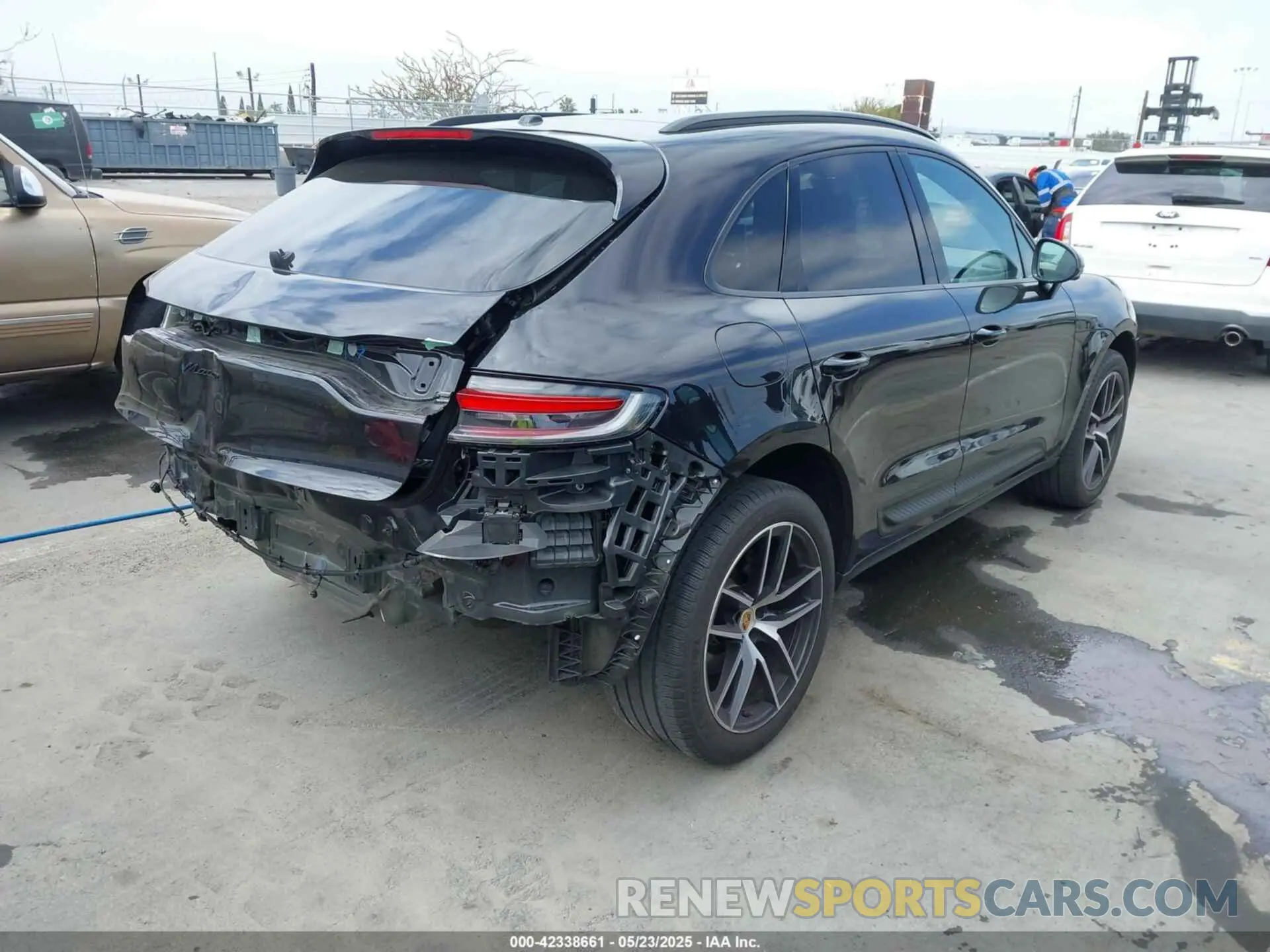 4 Photograph of a damaged car WP1AA2A55NLB00378 PORSCHE MACAN 2022