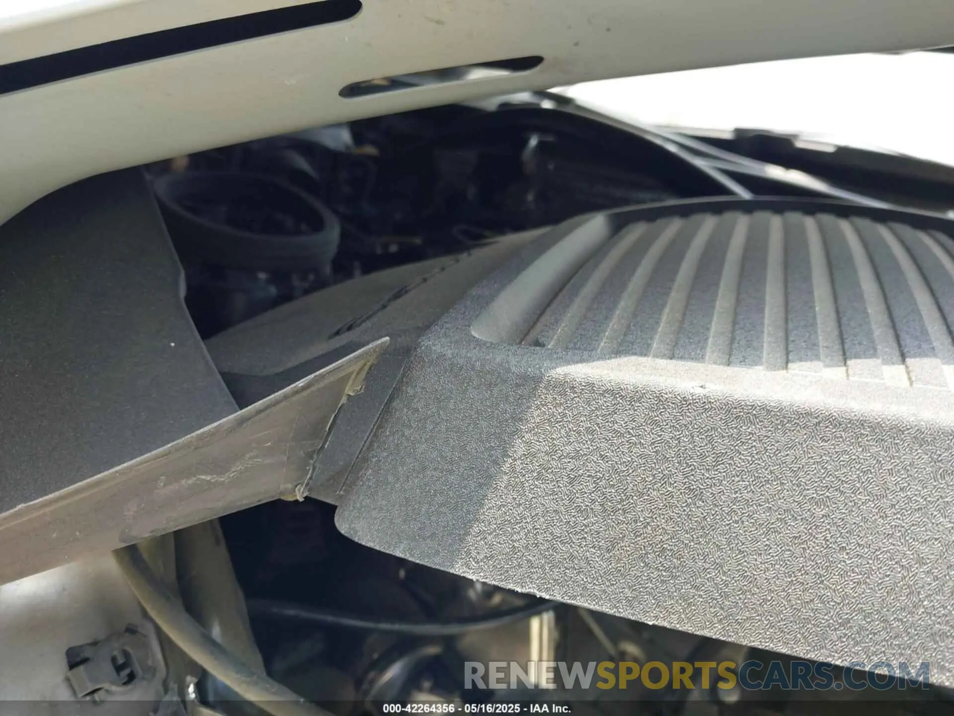 10 Photograph of a damaged car WP1AA2A56NLB11535 PORSCHE MACAN 2022