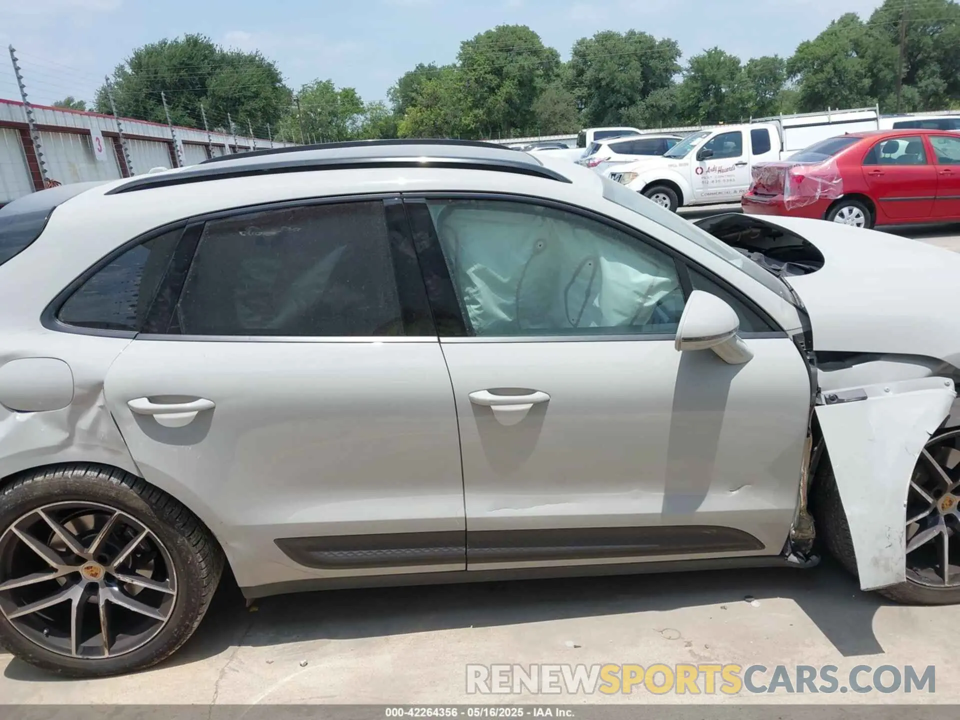 13 Photograph of a damaged car WP1AA2A56NLB11535 PORSCHE MACAN 2022