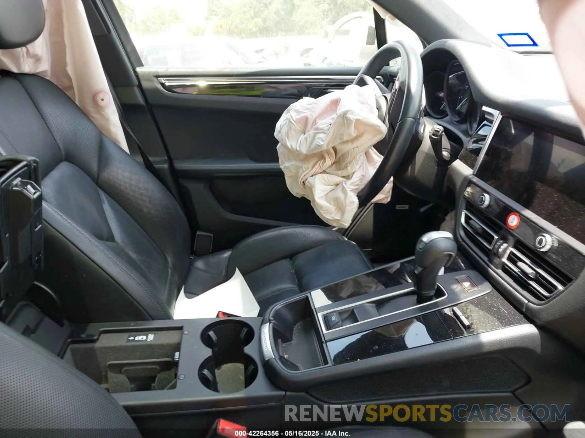 5 Photograph of a damaged car WP1AA2A56NLB11535 PORSCHE MACAN 2022