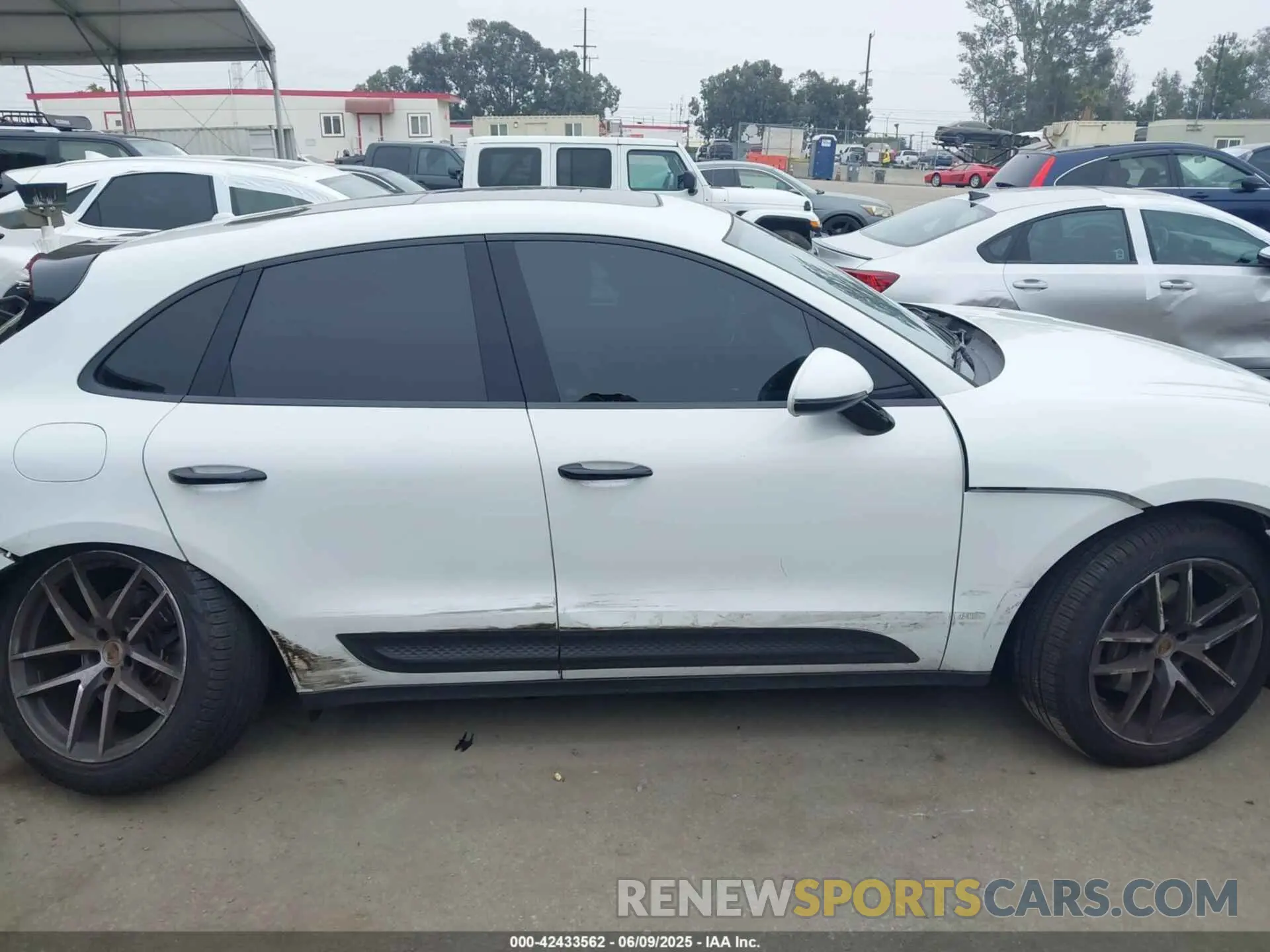 13 Photograph of a damaged car WP1AA2A58NLB06272 PORSCHE MACAN 2022