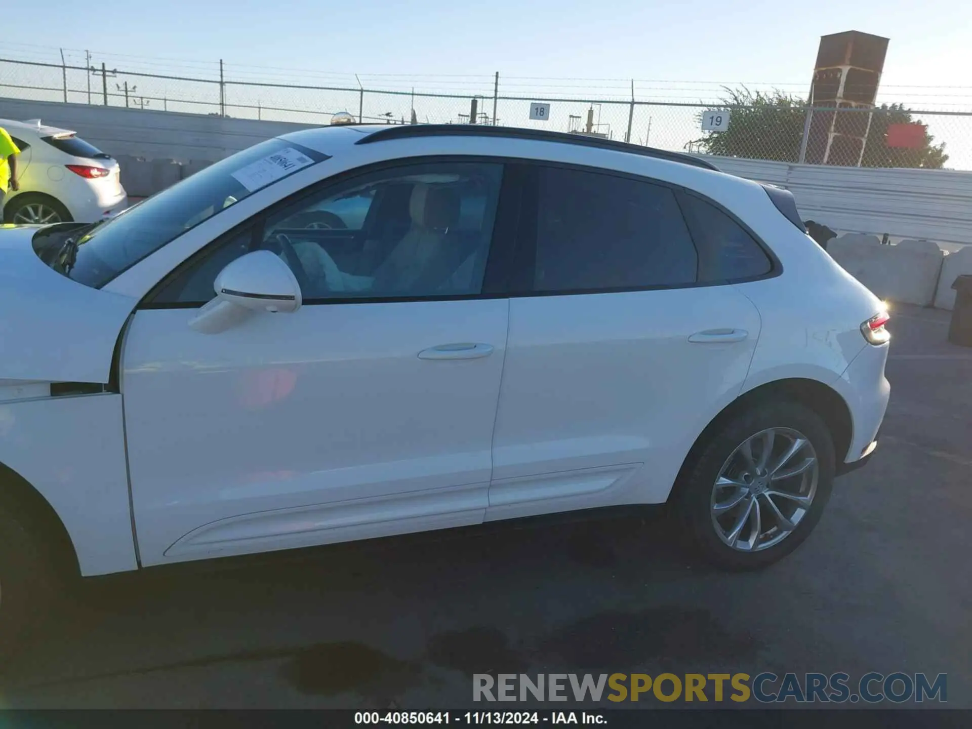 14 Photograph of a damaged car WP1AA2A5XNLB07407 PORSCHE MACAN 2022