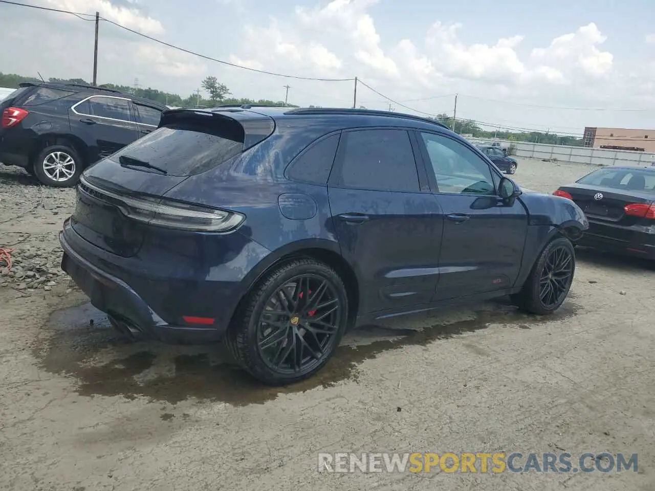 3 Photograph of a damaged car WP1AF2A56NLB30555 PORSCHE MACAN 2022