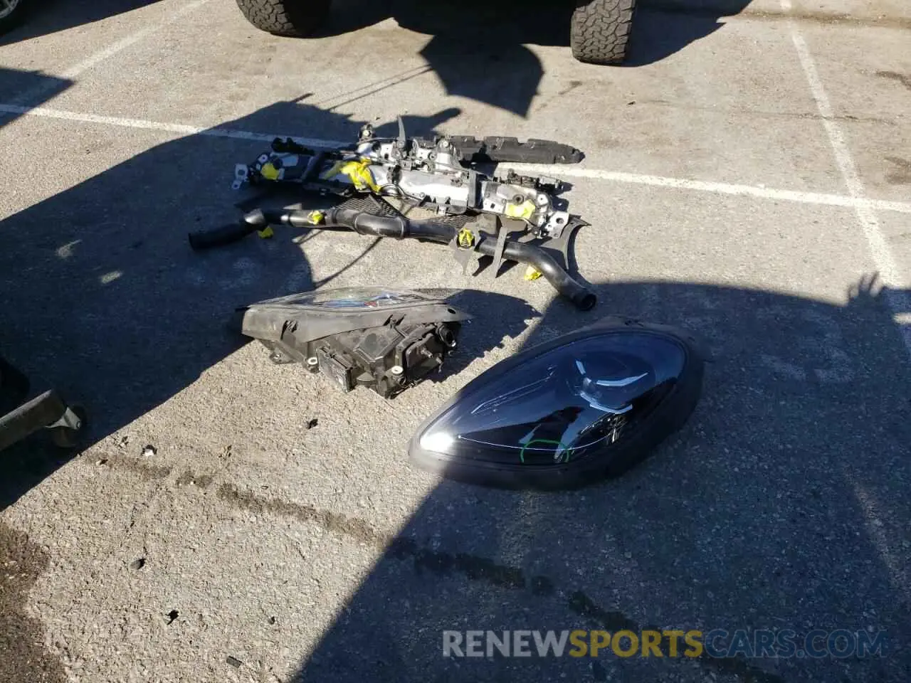 12 Photograph of a damaged car WP1AG2A56NLB23666 PORSCHE MACAN 2022
